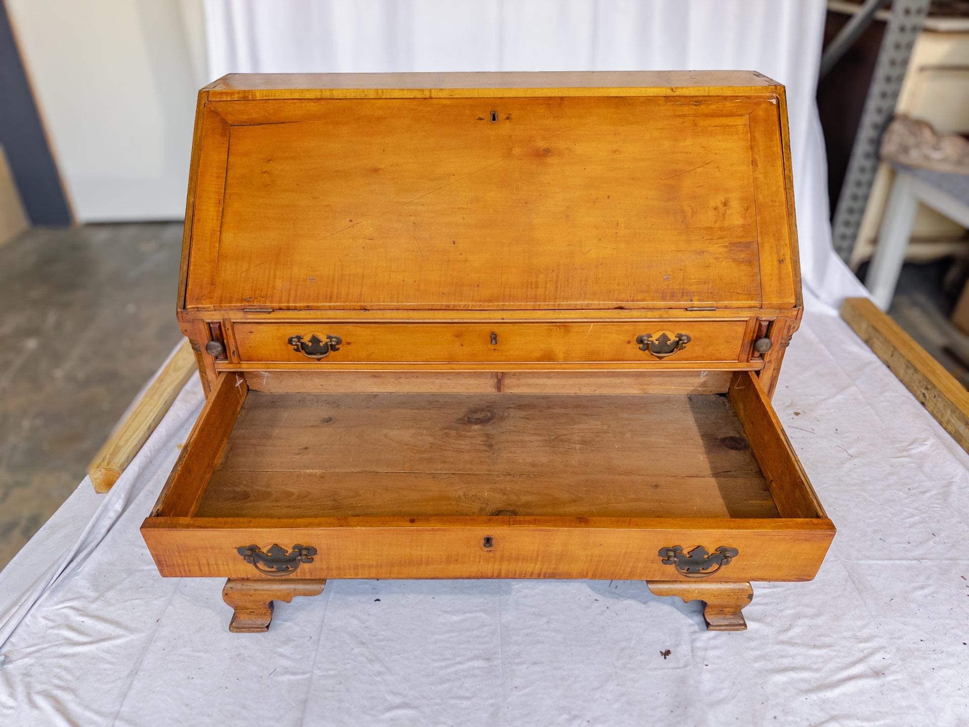 19th Century American Chippendale Maple Slant Front Secretary / Desk For Sale 9