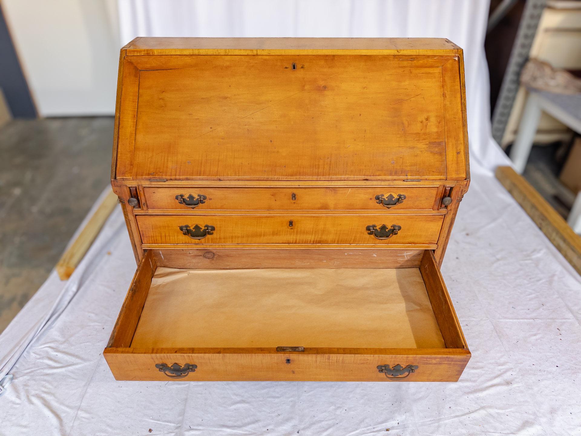 19th Century American Chippendale Maple Slant Front Secretary / Desk For Sale 10