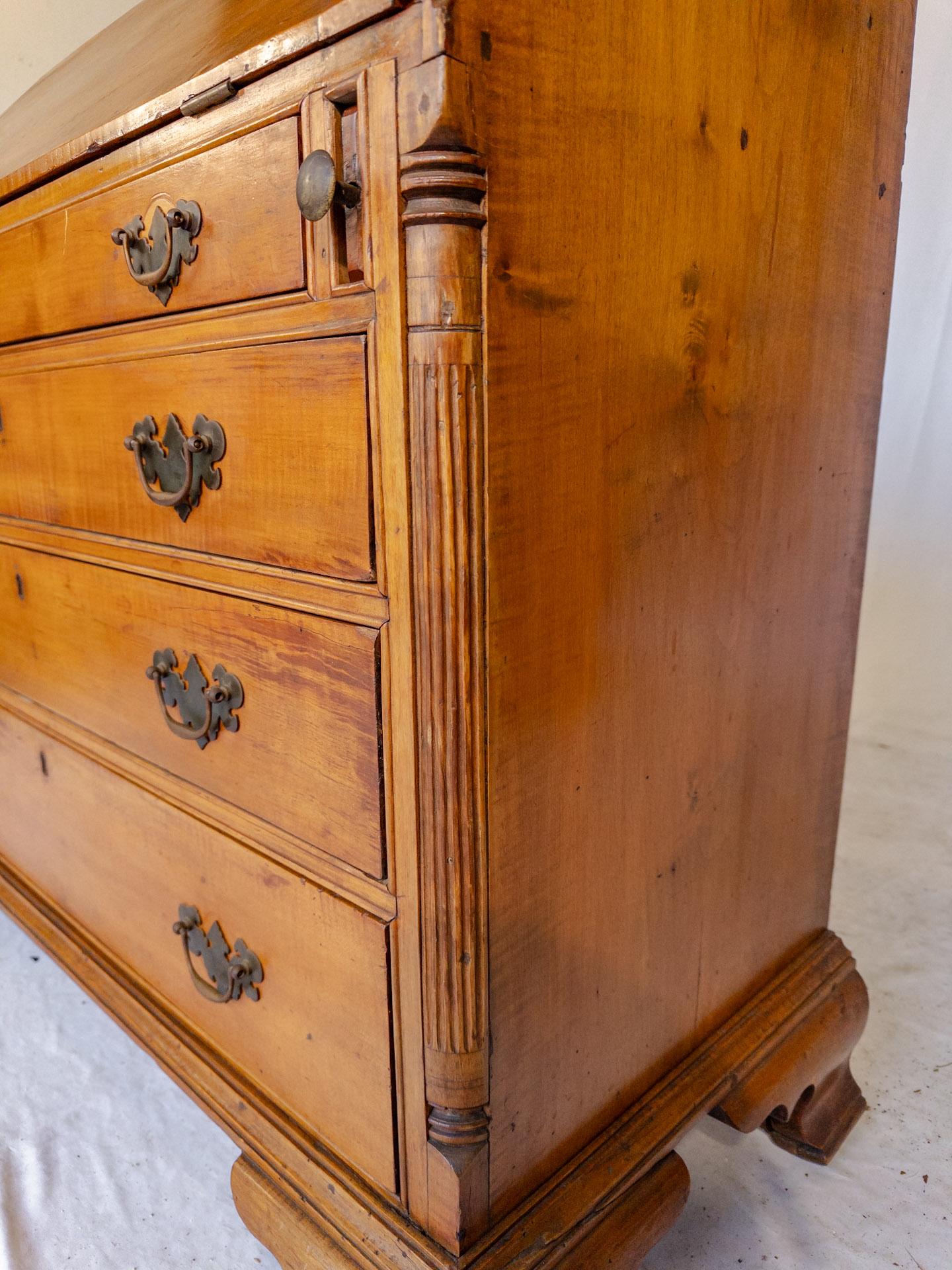 19th Century American Chippendale Maple Slant Front Secretary / Desk For Sale 16