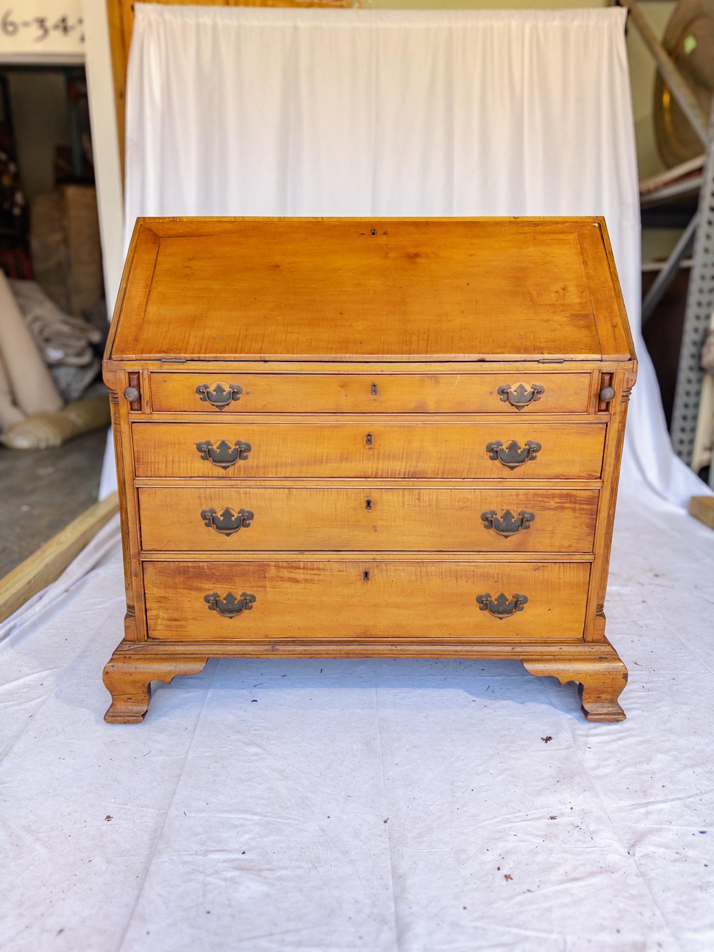 Wood 19th Century American Chippendale Maple Slant Front Secretary / Desk For Sale