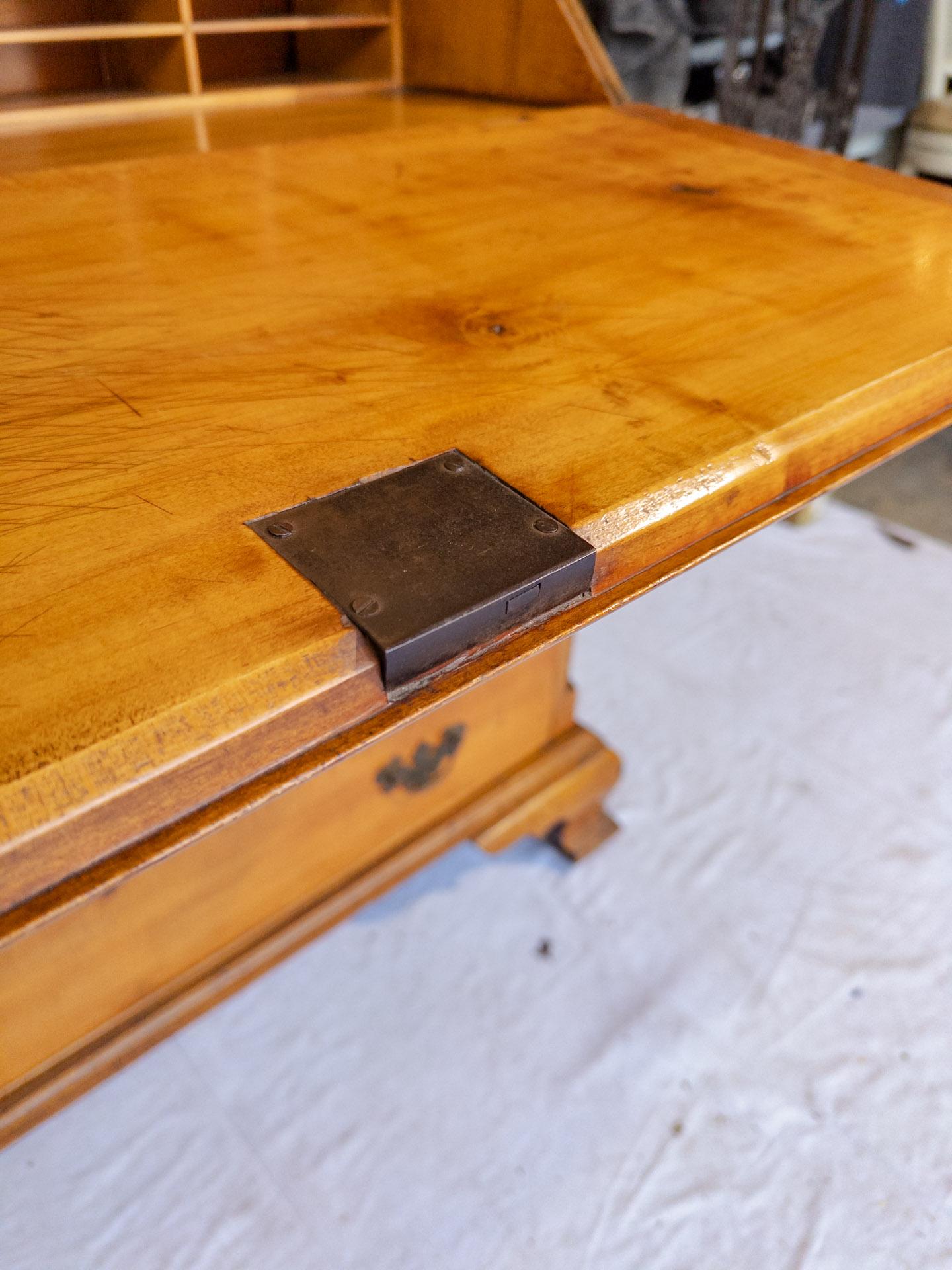 19th Century American Chippendale Maple Slant Front Secretary / Desk For Sale 3