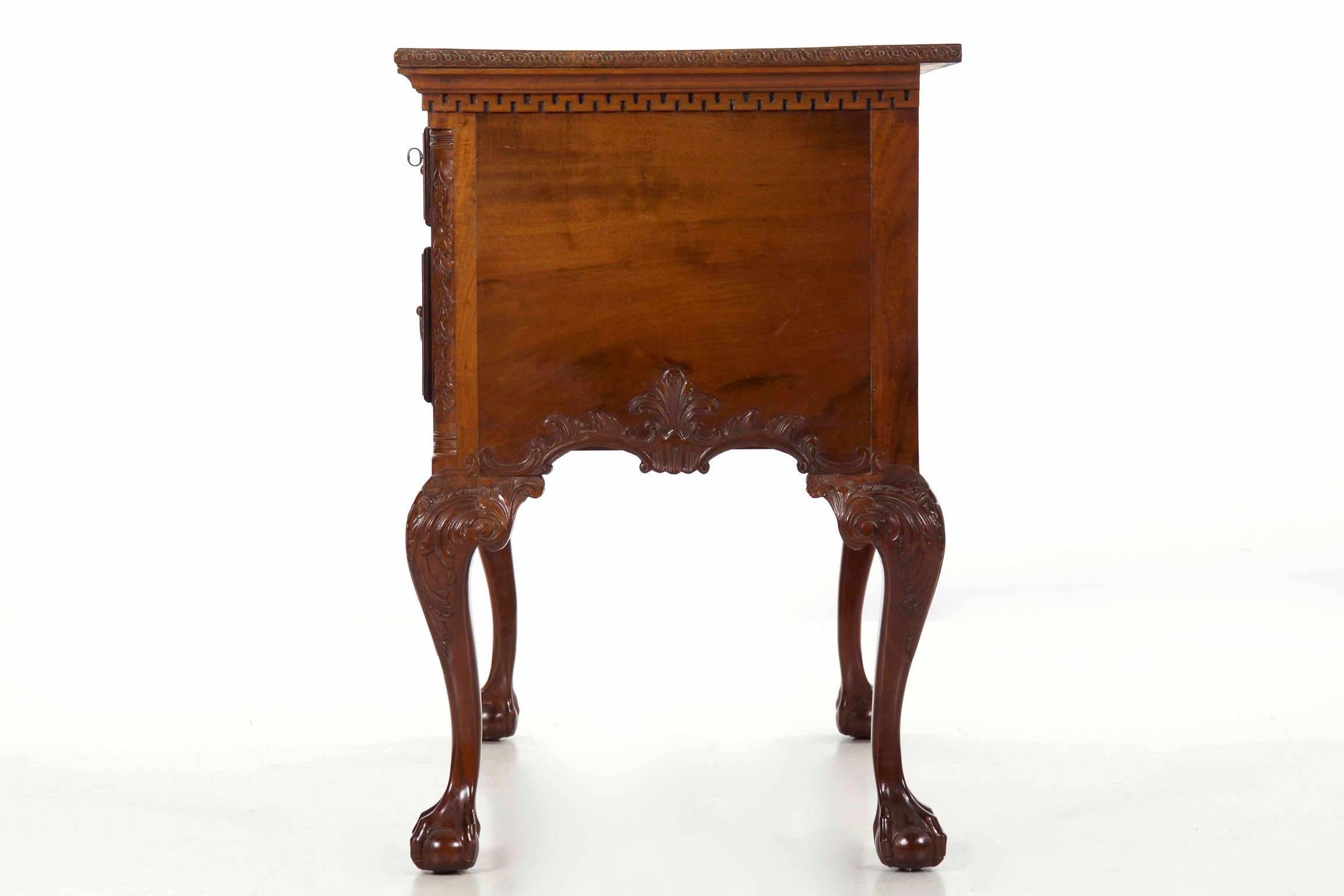 19th Century American Chippendale Style Mahogany Lowboy Chest of Drawers 6