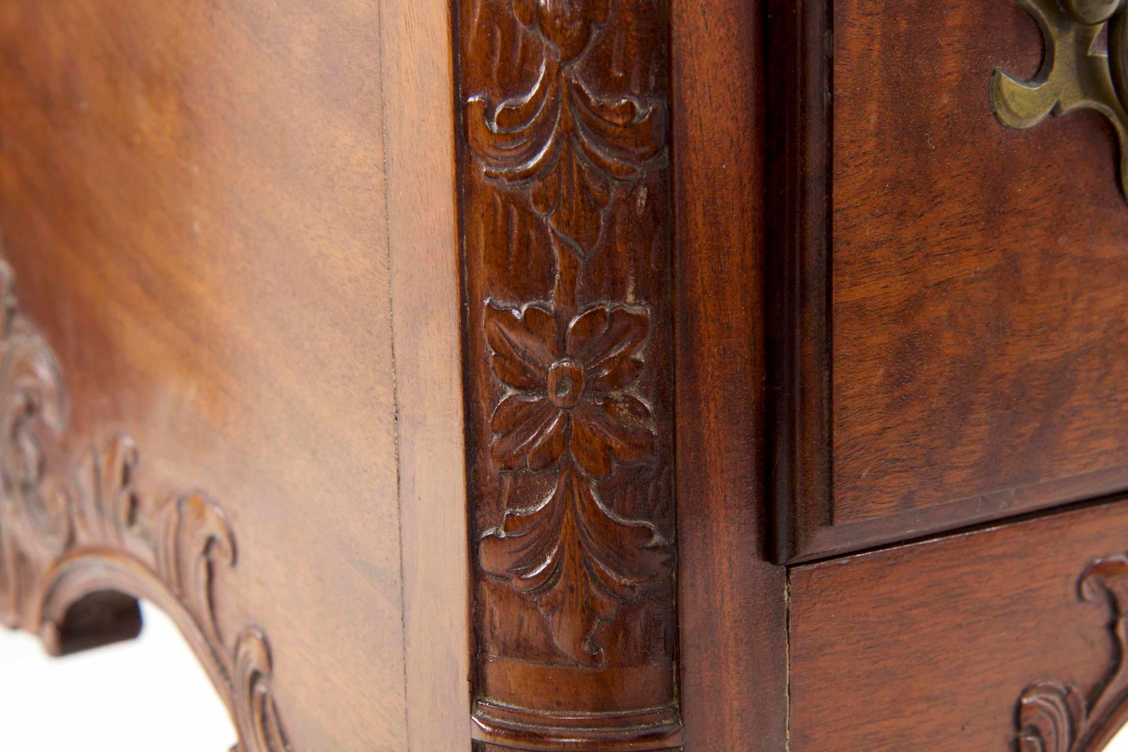 19th Century American Chippendale Style Mahogany Lowboy Chest of Drawers 13