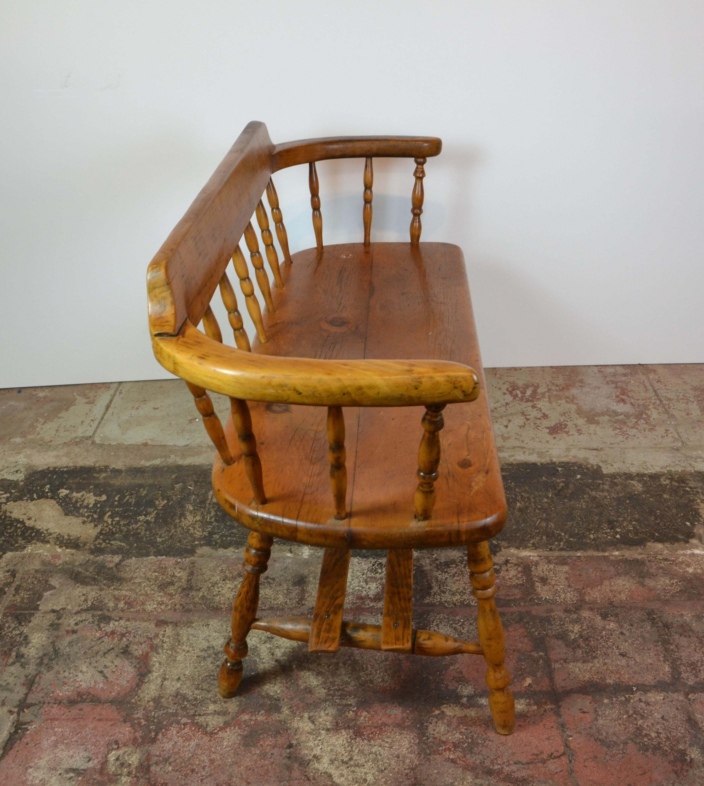 Mid-19th Century 19th Century American Country Spindle Back Bench