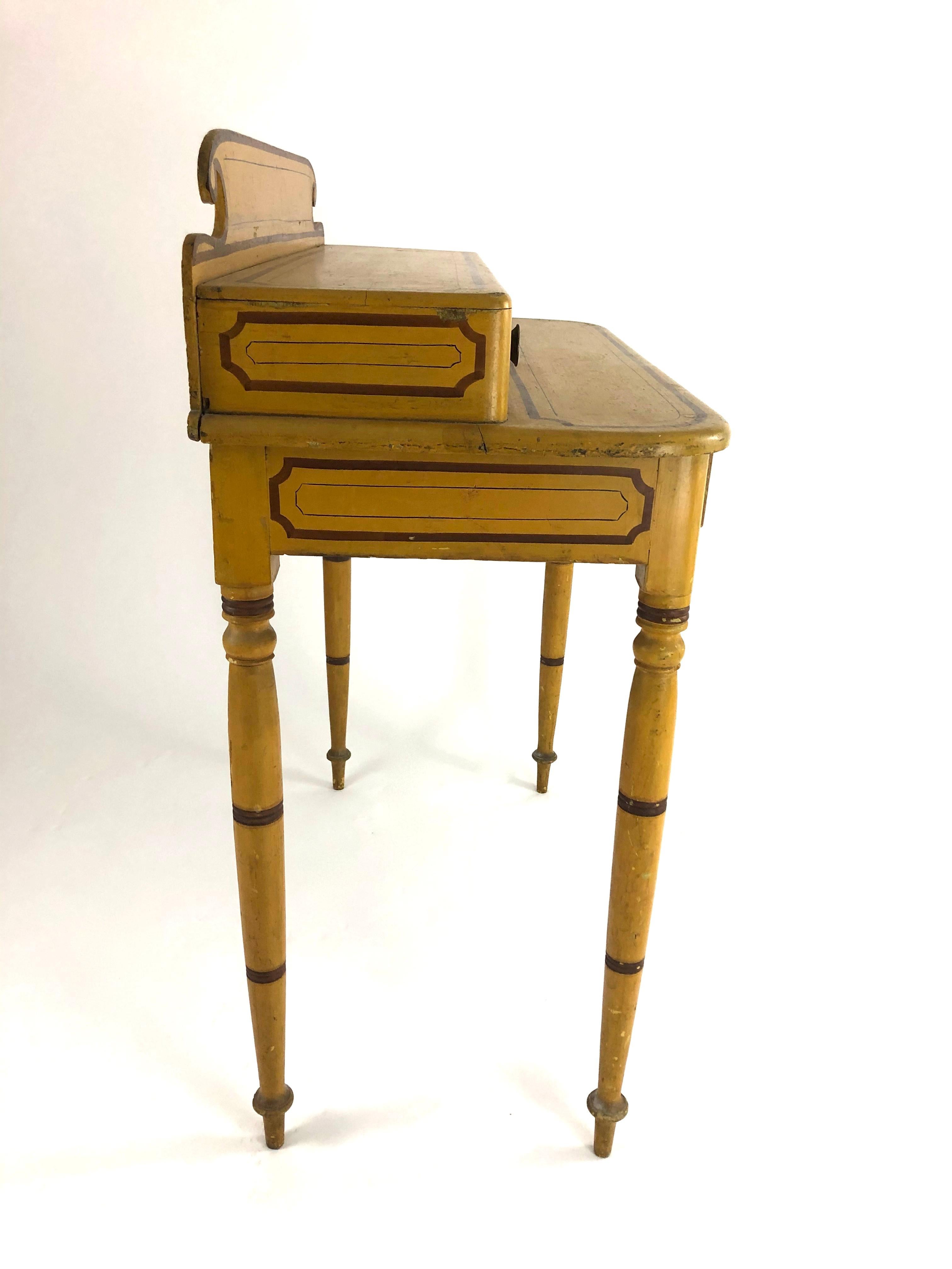 19th Century American Country Yellow Painted Pine Dressing Table In Good Condition In Essex, MA