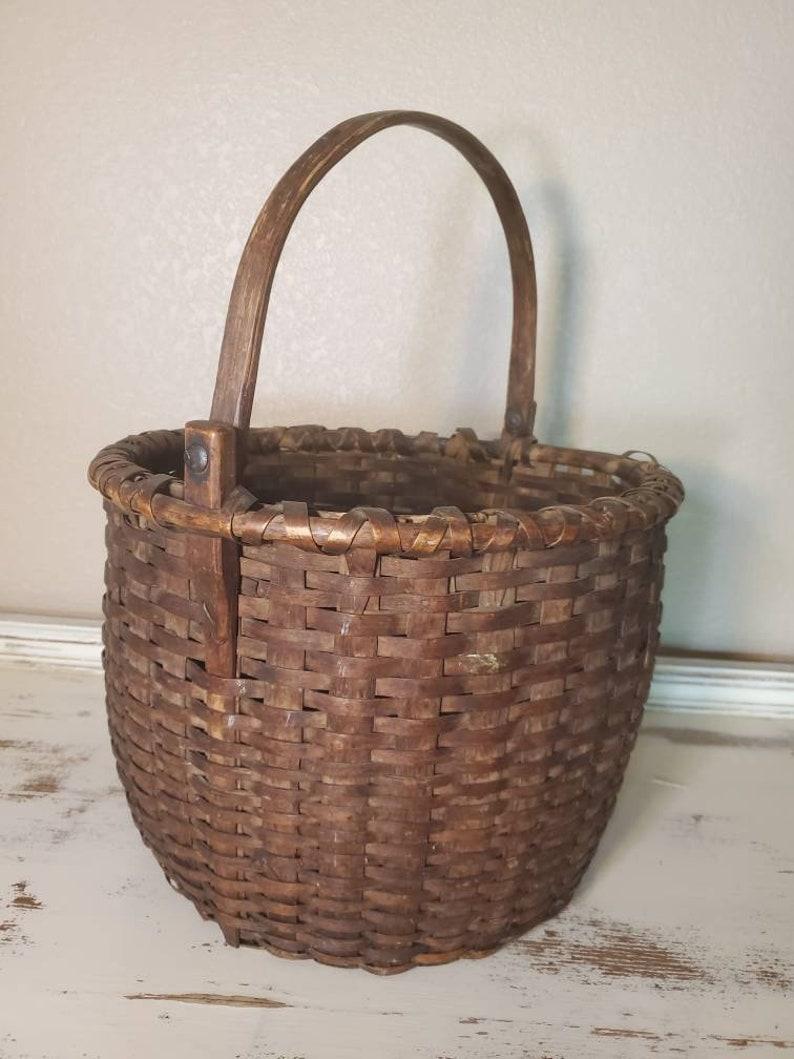 Country 19th Century American County Gathering Basket For Sale