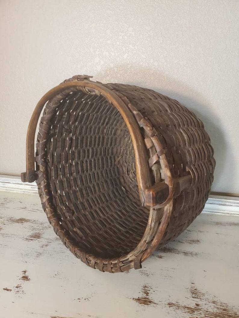 Wicker 19th Century American County Gathering Basket For Sale