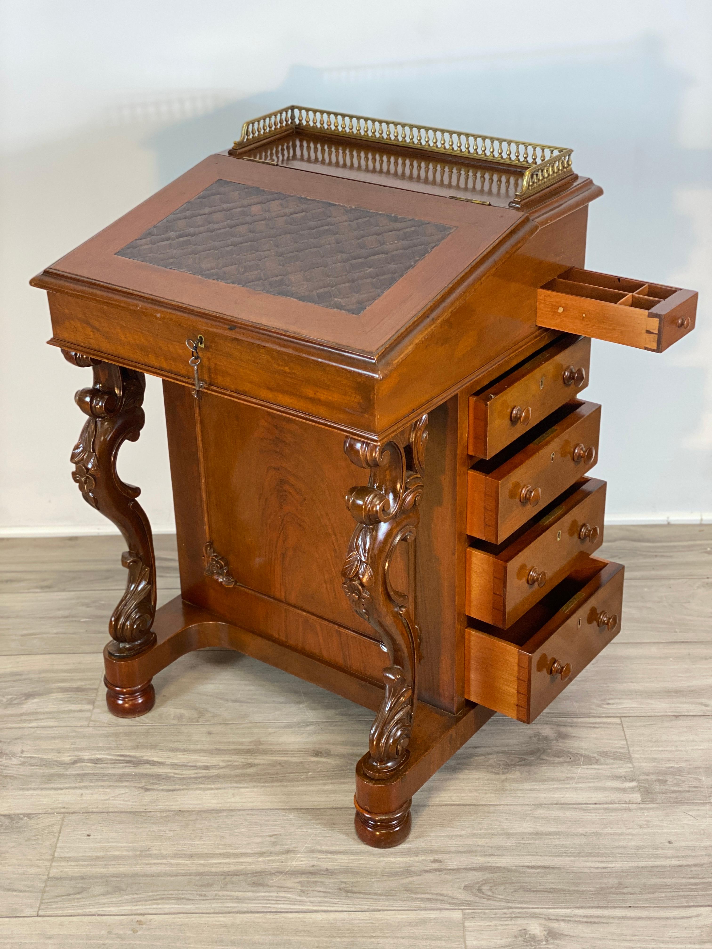 Mahogany 19th Century American Davenport Desk