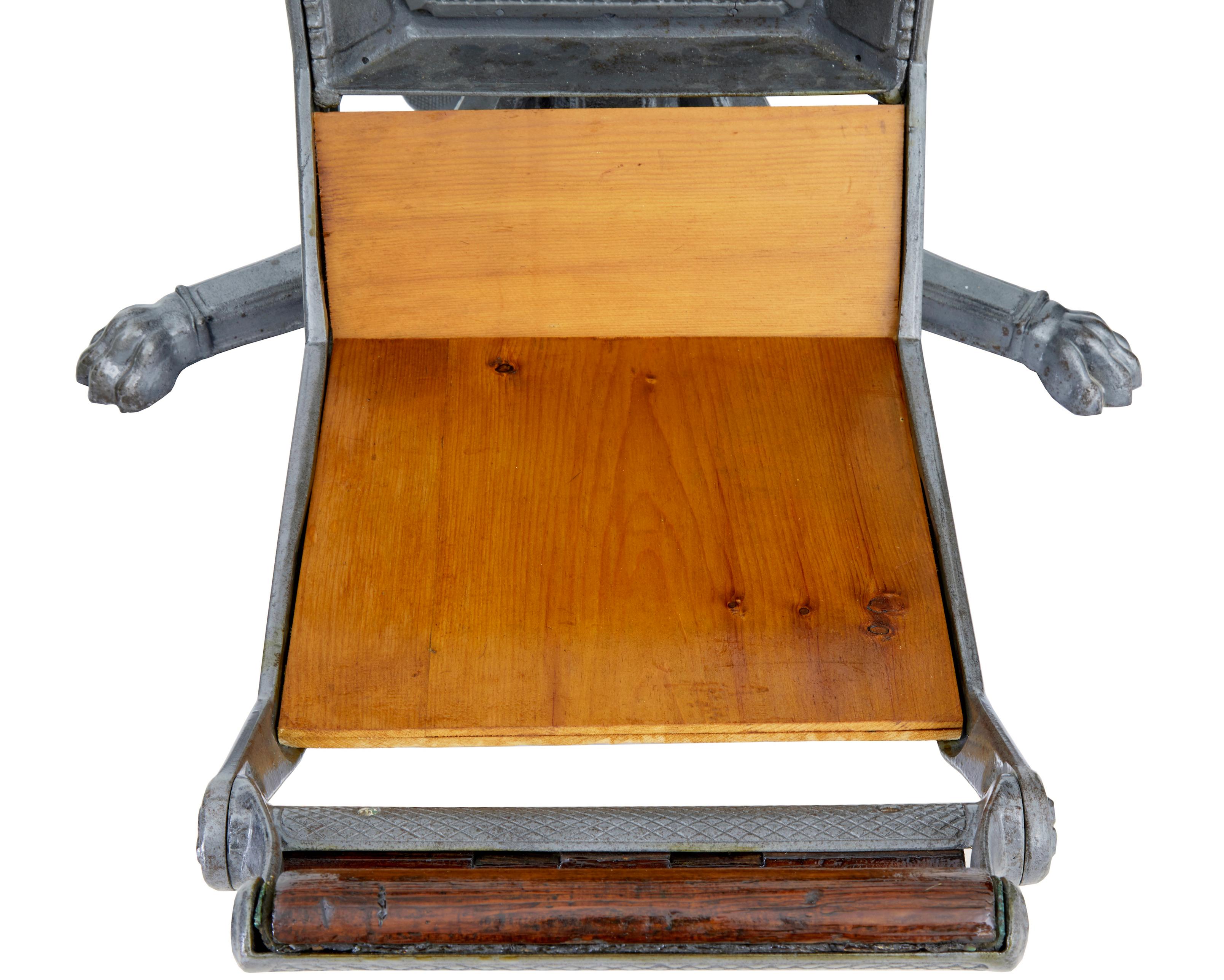 Sillón de dentista decorativo americano de hierro fundido del siglo XIX Estadounidense en venta