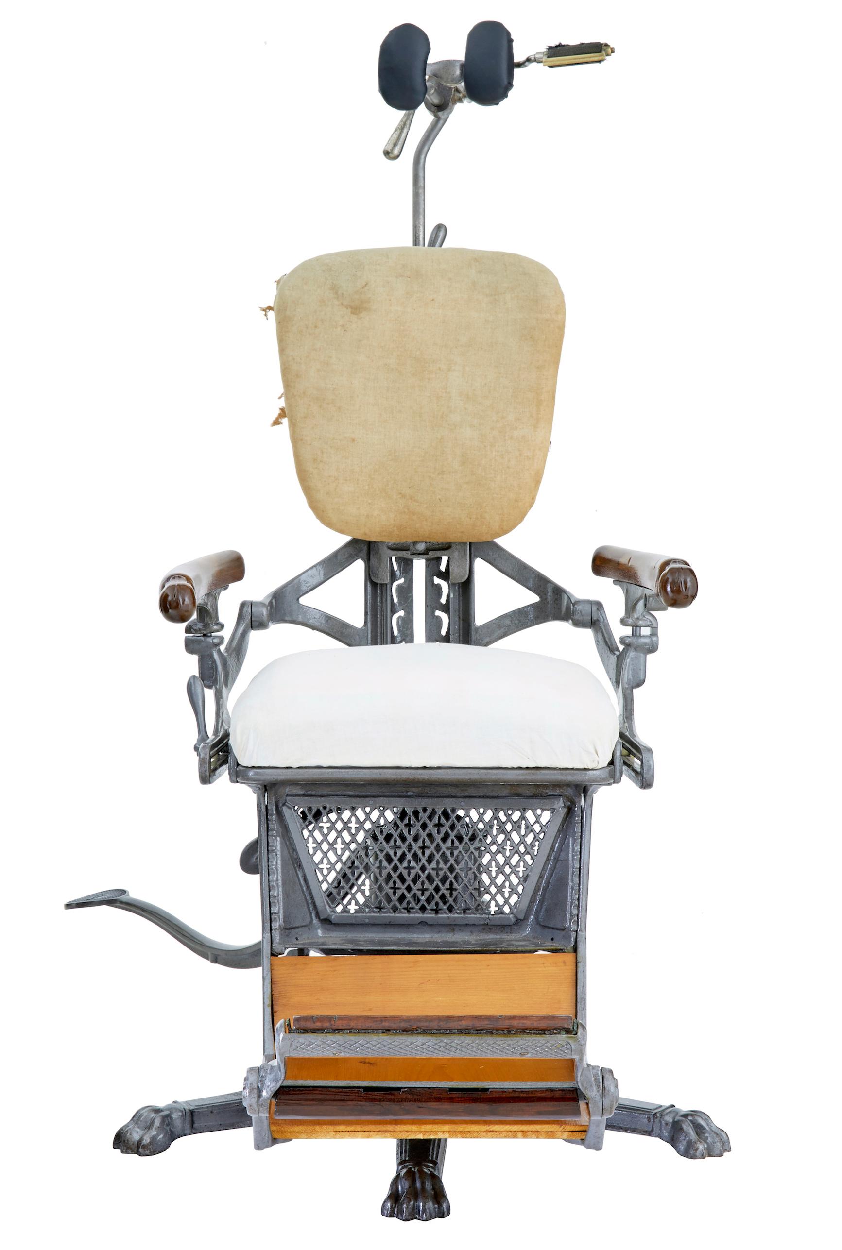 Sillón de dentista decorativo americano de hierro fundido del siglo XIX en venta 2