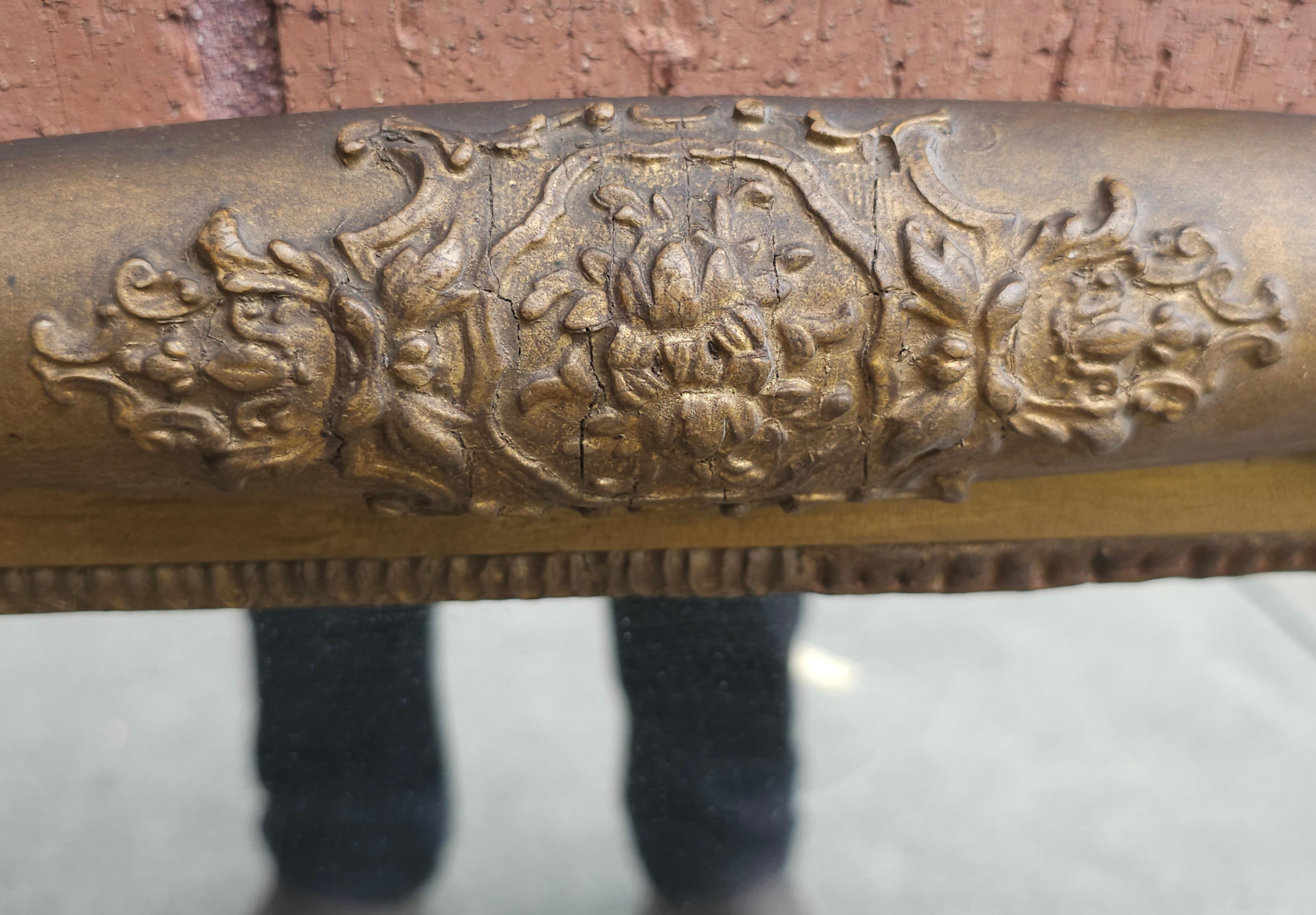 Miroir à encadrement en bois doré de style Empire américain du 19e siècle en vente 1
