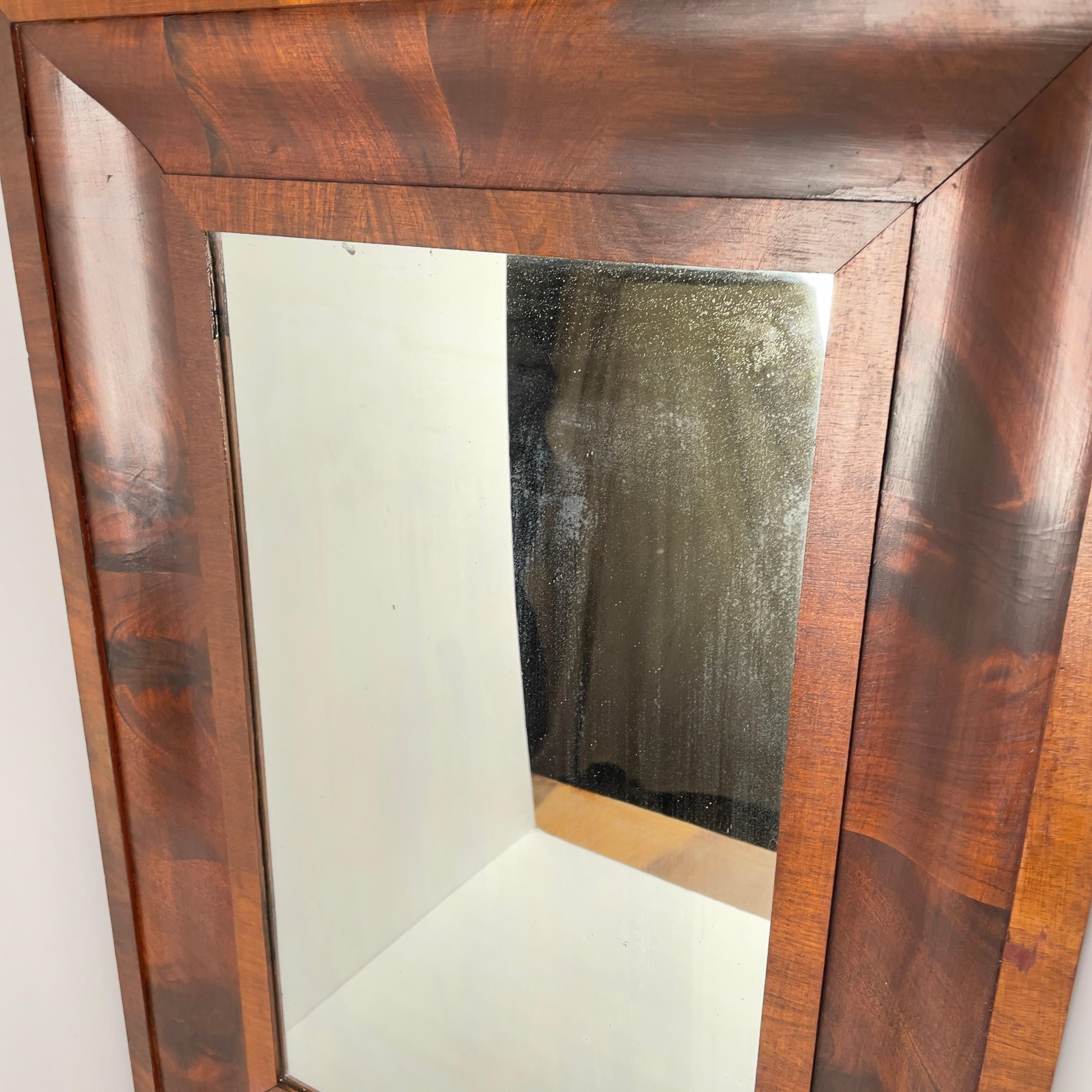 19th Century American Empire Flame Mahogany Ogee Wall Mirror In Good Condition In Cordova, SC