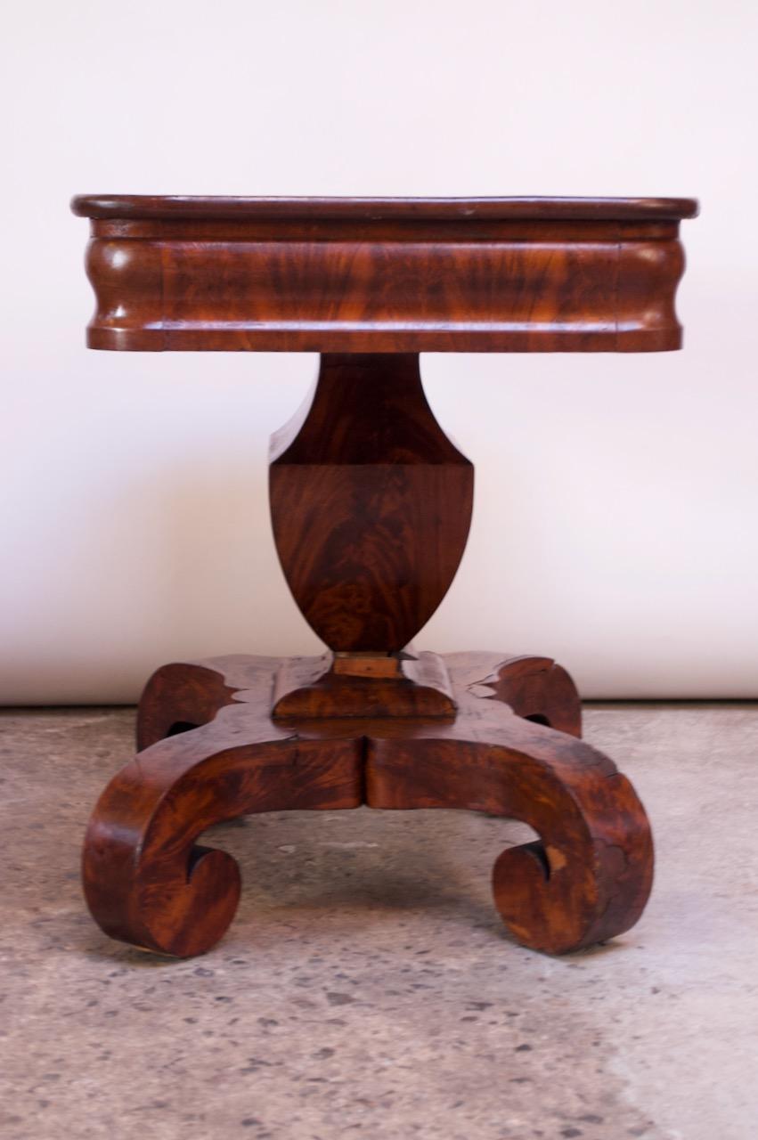 19th Century American Empire Mahogany Burl Parlor Table For Sale 3