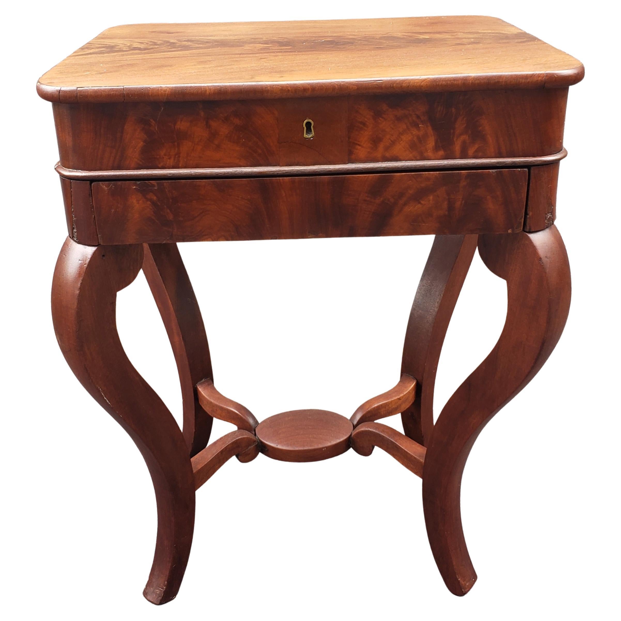 19th century American Empire One-Drawer Flame Mahogany Sewing or Work Table.
Measures 20