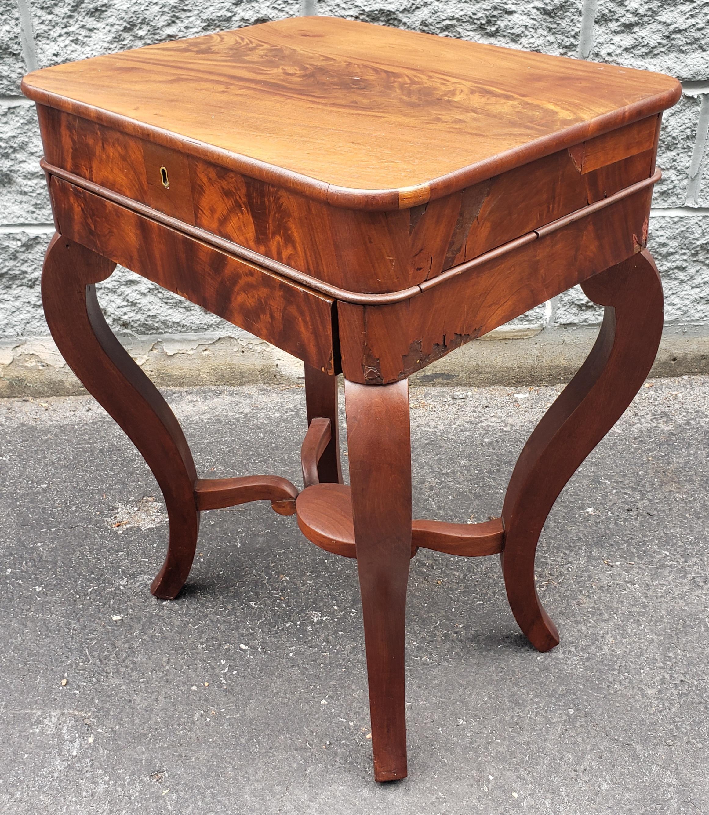 19th Century American Empire One-Drawer Flame Mahogany Sewing or Work Table For Sale 4