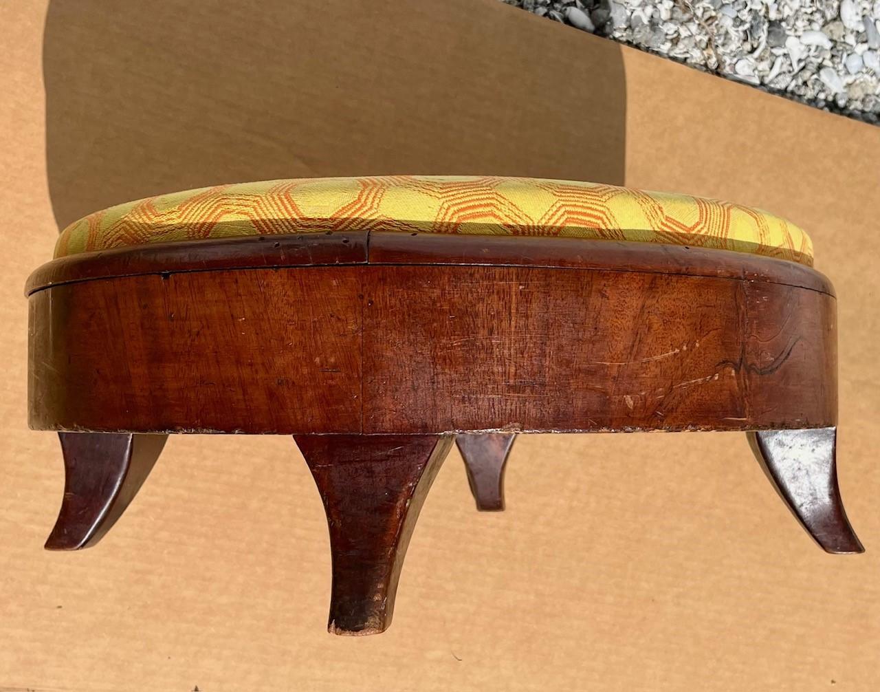 Tabouret rond Empire américain du 19e siècle. en vente 4