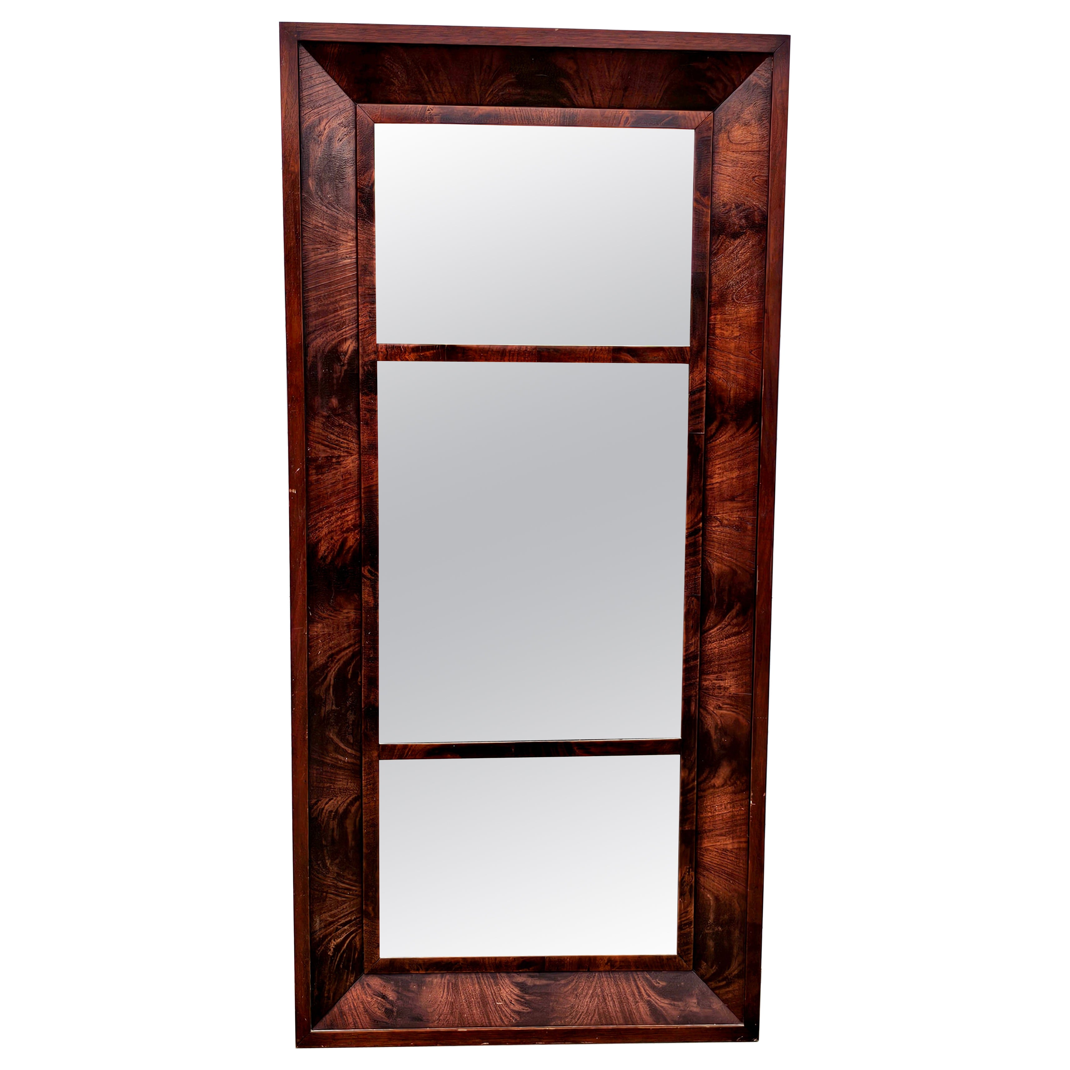 Miroir triptyque en acajou encadré d'ogives, style Empire américain du 19e siècle en vente