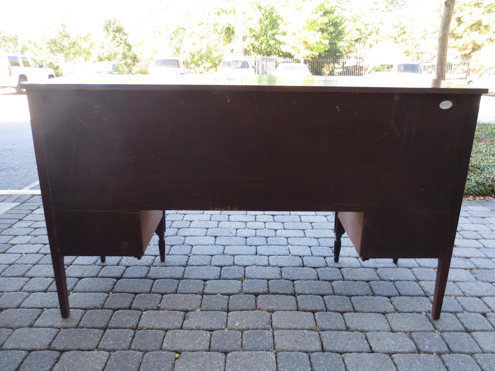 19th Century American Federal Mahogany Sideboard 5