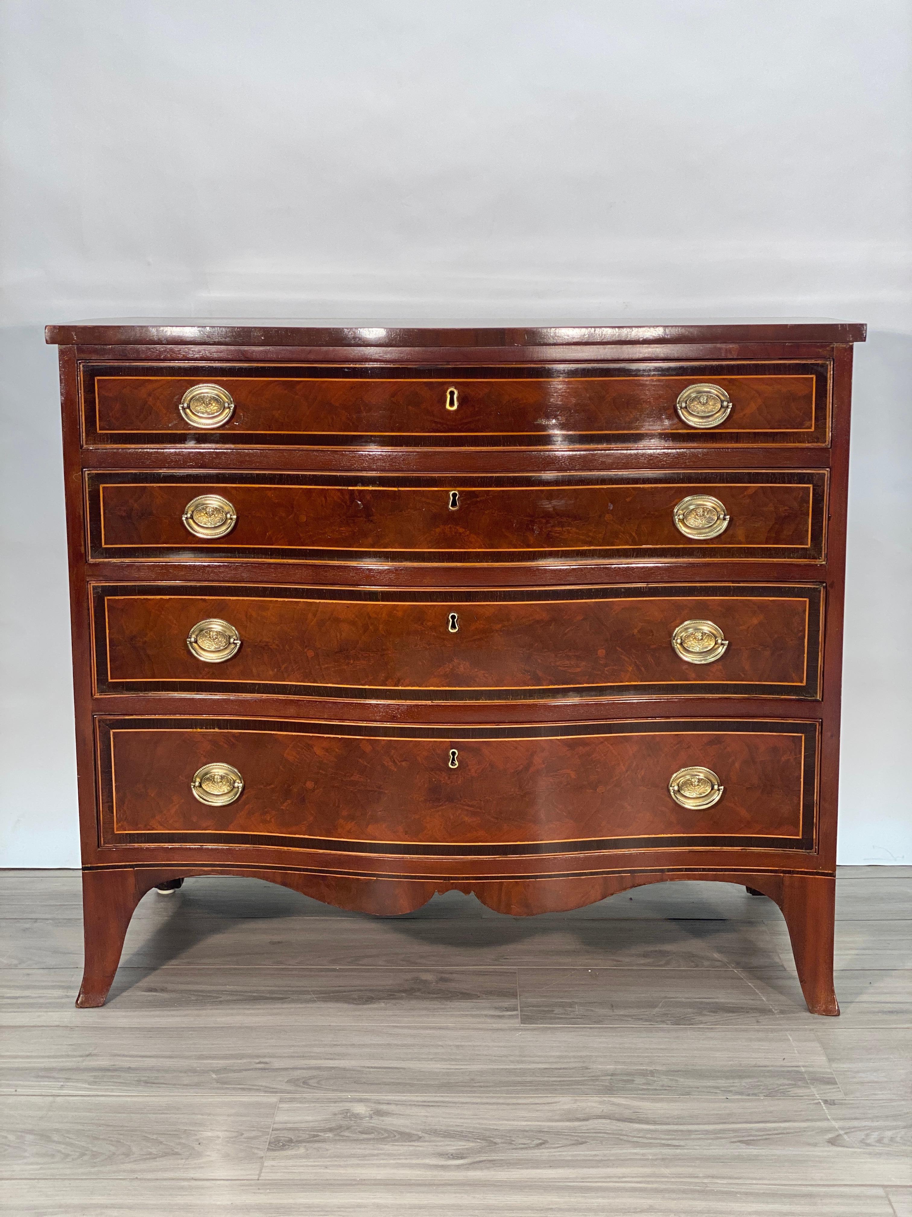 19th Century American Federal Serpentine Mahogany Chest of Drawers  10