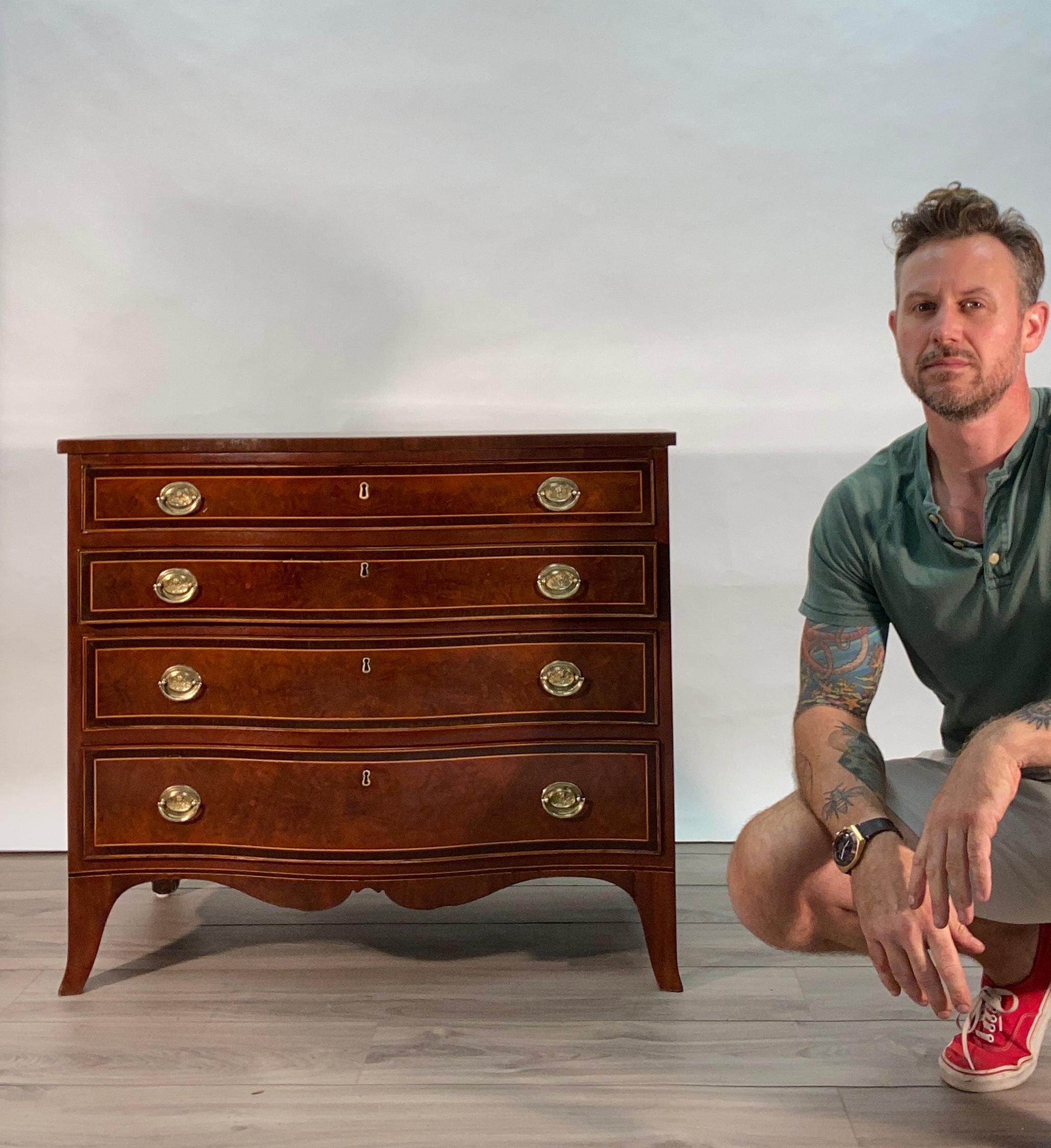 19th Century American Federal Serpentine Mahogany Chest of Drawers  13