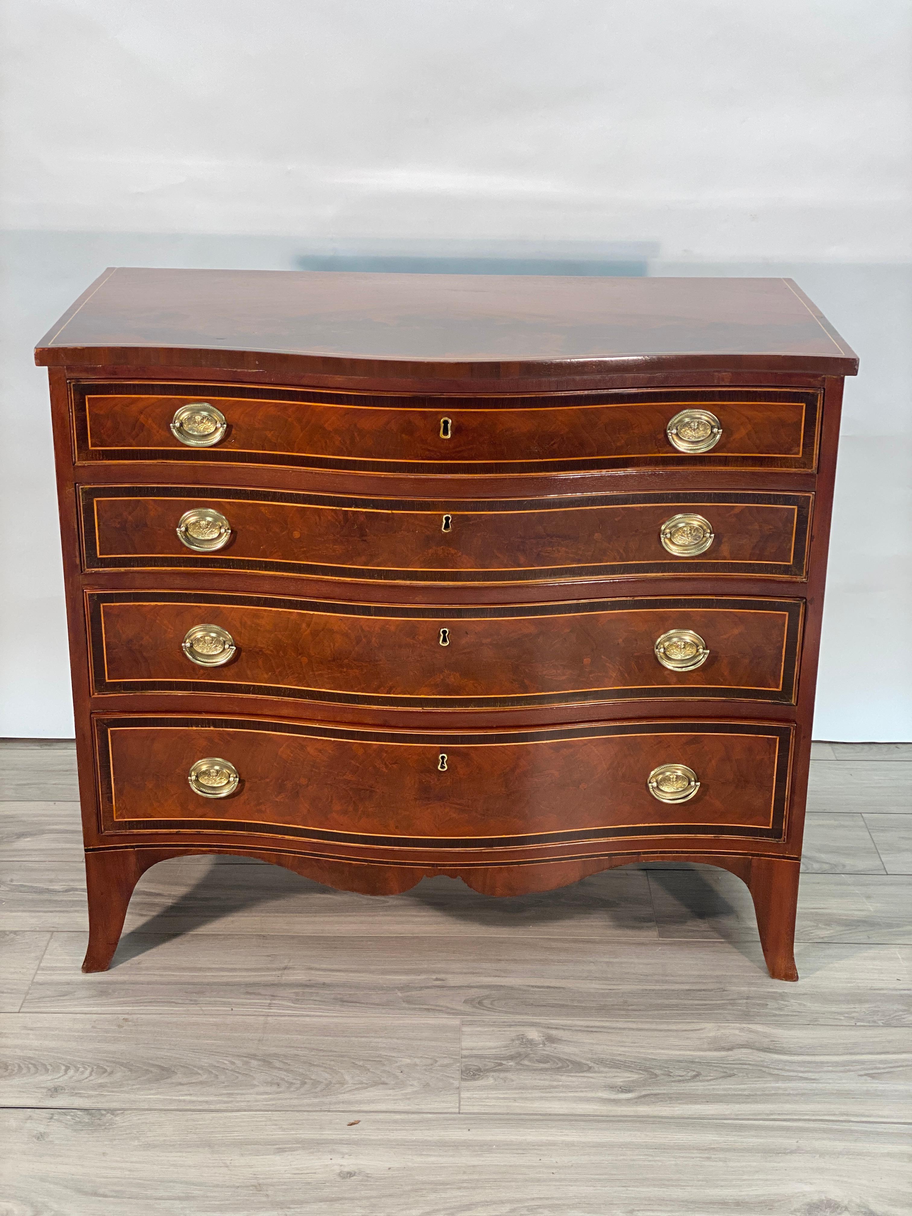 19th Century American Federal Serpentine Mahogany Chest of Drawers  2