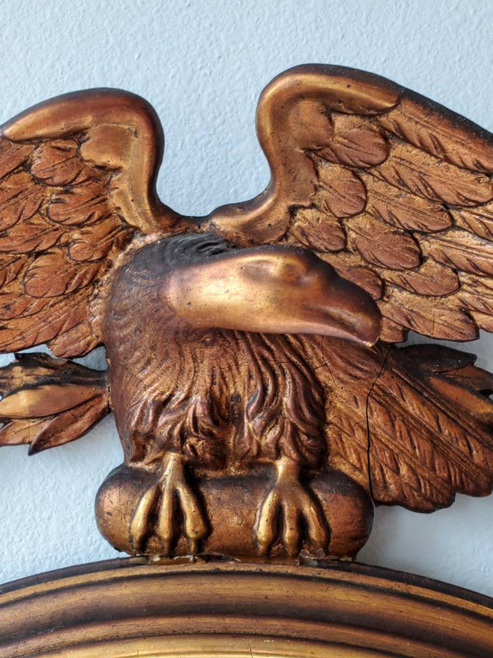 Amerikanischer Federal-Wandspiegel des 19. Jahrhunderts mit Adlerwappen im Angebot 1