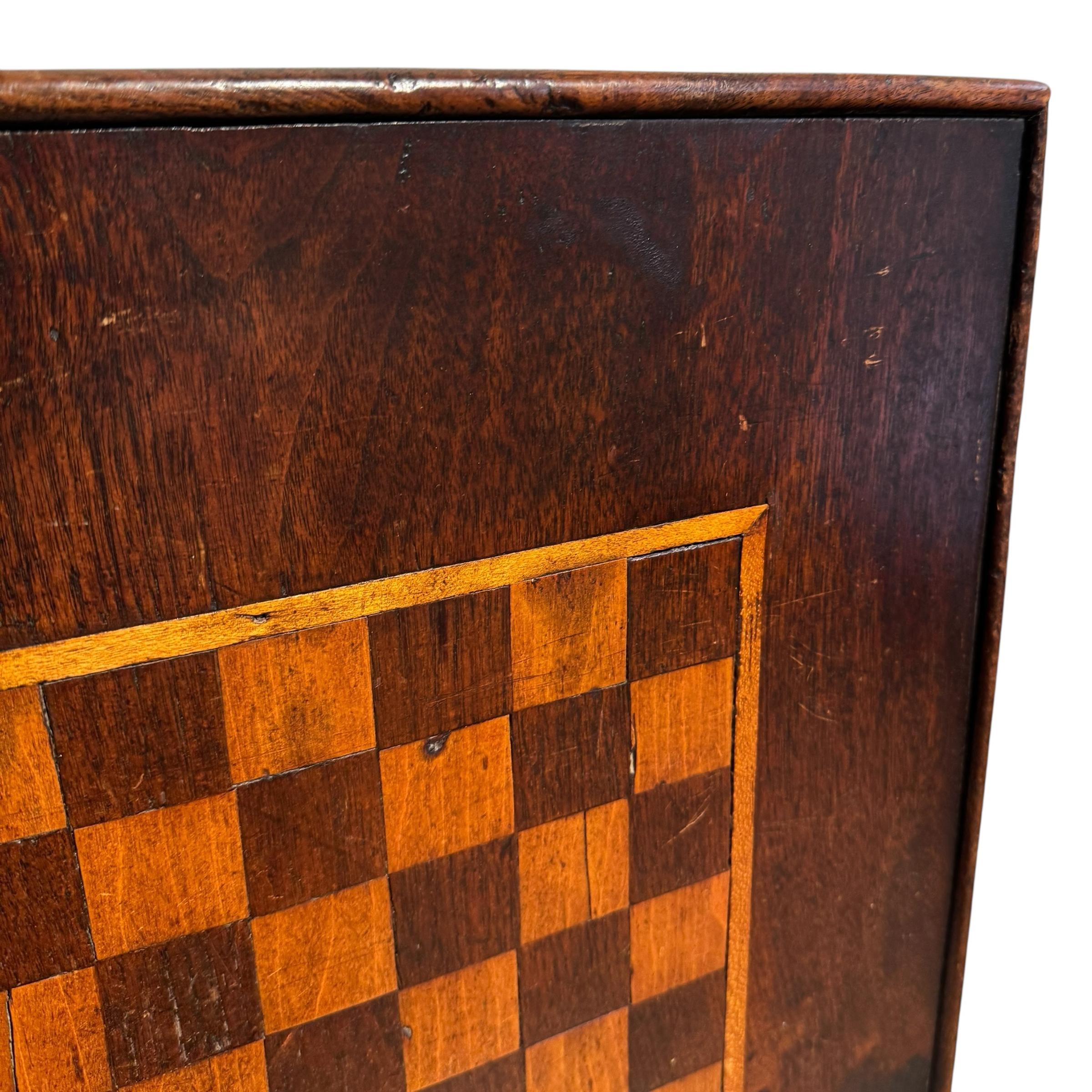 XIX secolo 19th Century American Folk Art Game Board in vendita