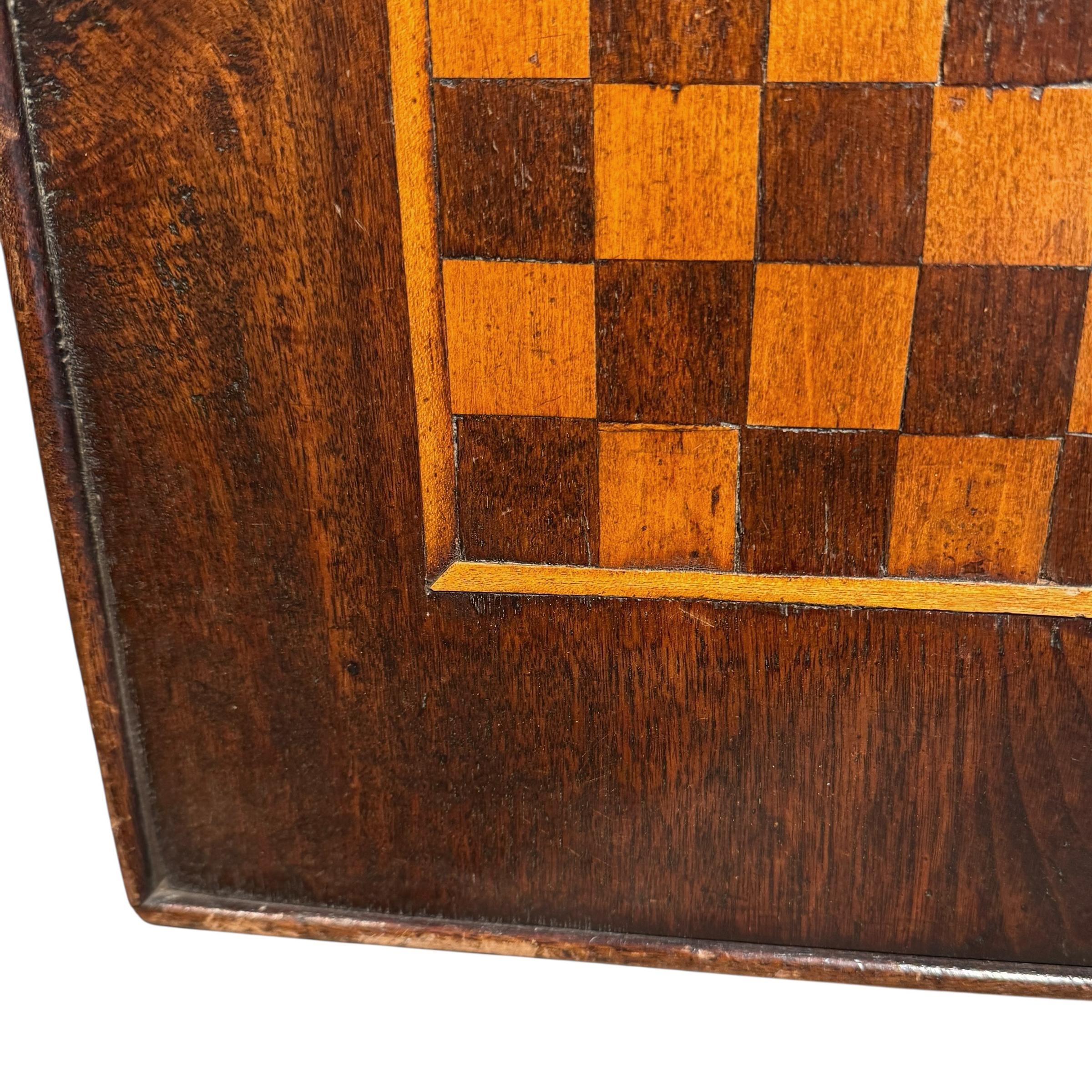 19th Century American Folk Art Game Board in vendita 1