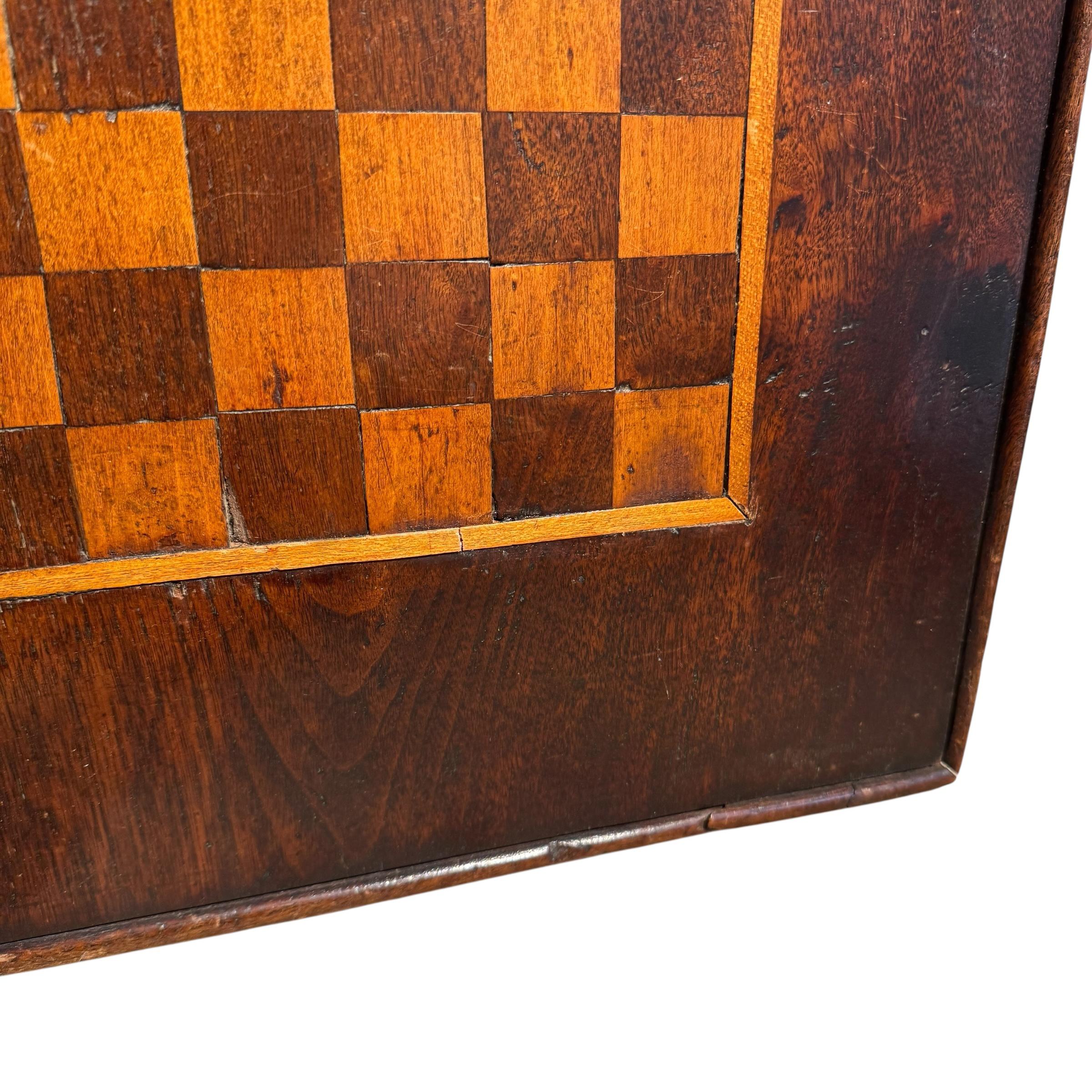 19th Century American Folk Art Game Board in vendita 2