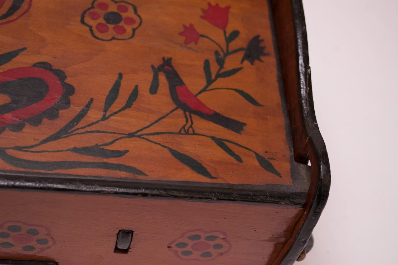 19th Century American Folk Art Hand Painted Poplar Sewing / Decorative Box 7