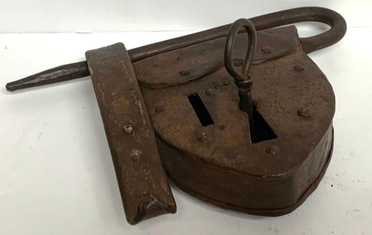 Artisanat Lock & Key du 19ème siècle, d'art populaire américain en forme de cœur, daté de 1875 en vente