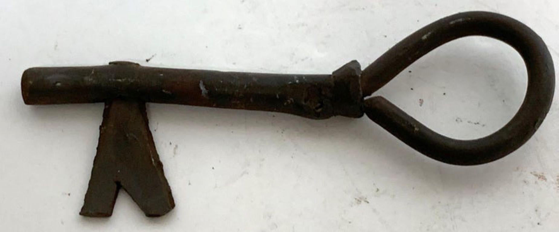 Amerikanisches Volkskunstschloss und Schlüssel aus Eisen in Herzform aus dem 19. Jahrhundert, datiert 1875 im Angebot 1