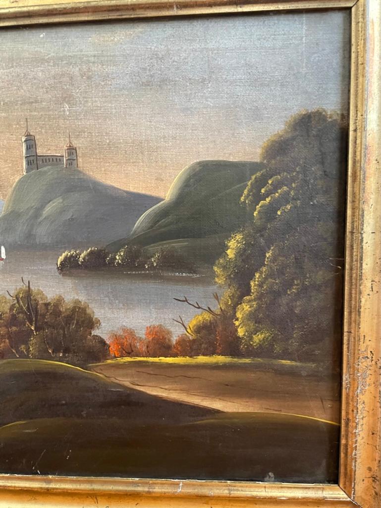 Amerikanische Volkskunst des 19. Jahrhunderts, Ölgemälde, Landschaft, Segelboote auf Fluss  im Zustand „Gut“ im Angebot in Stamford, CT