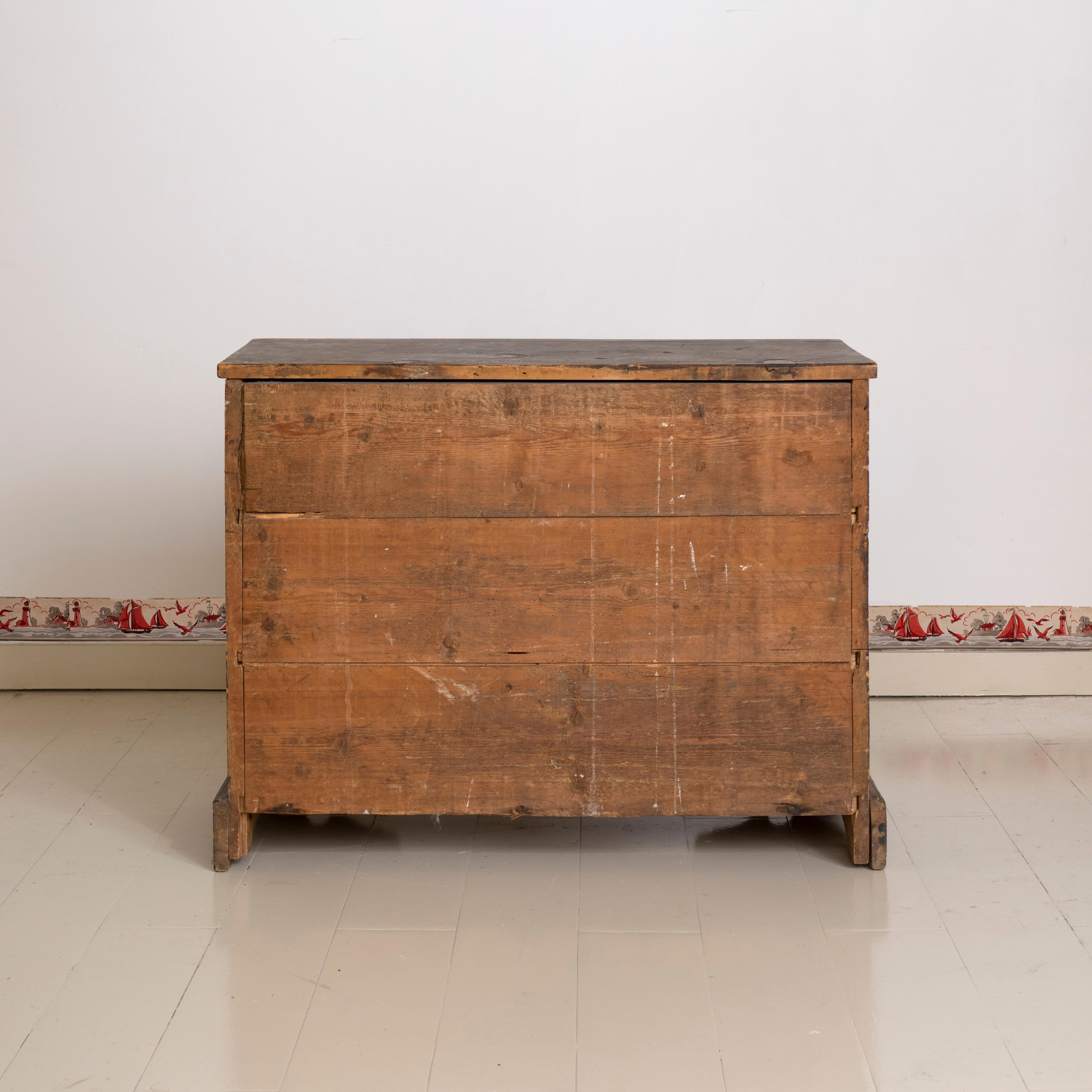 North American 19th Century American Folk Painted Chest of Drawers