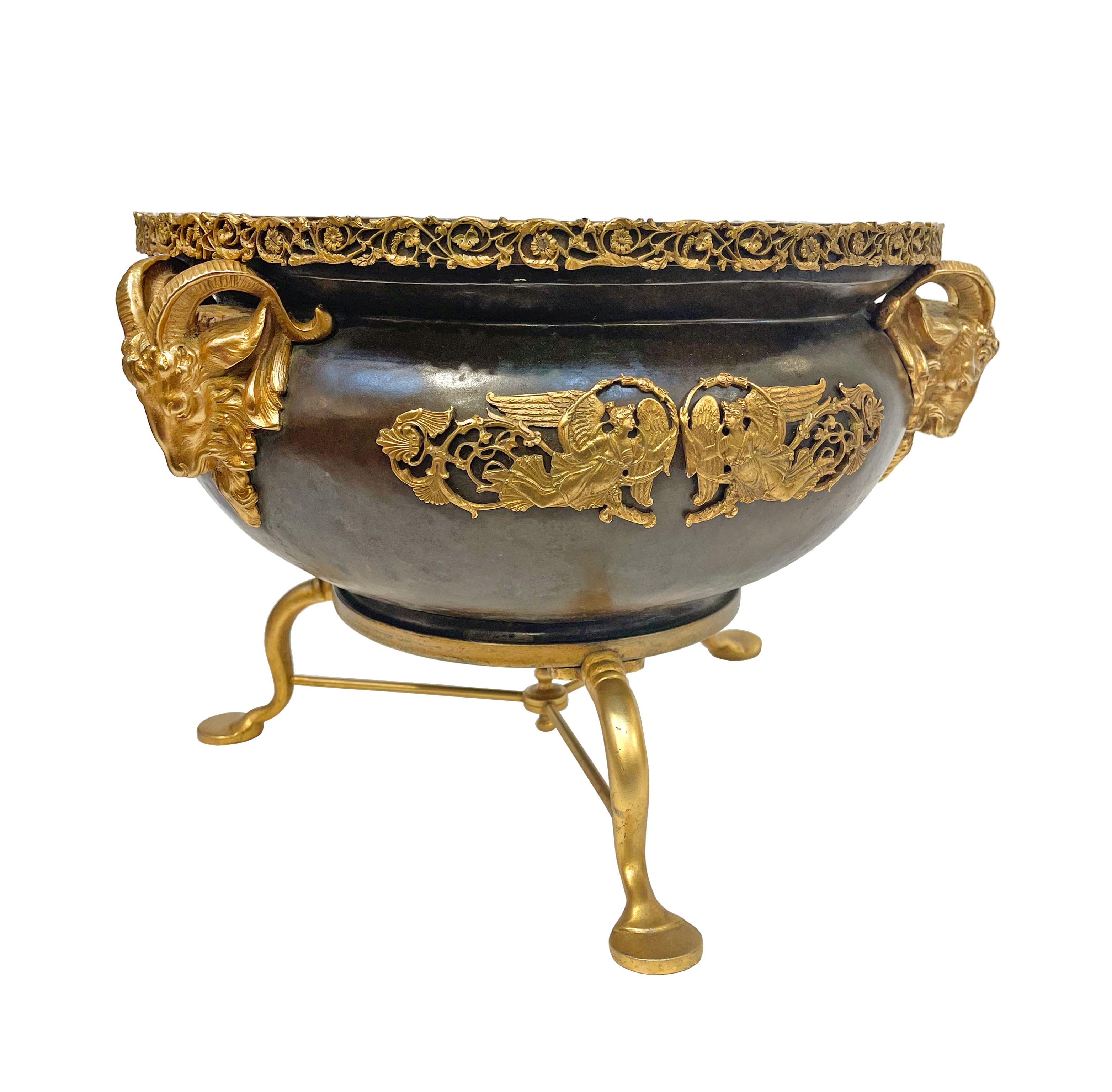 19th Century American Gilt & Patinated Bronze Jardiniere, Circa 1880 In Good Condition For Sale In Pasadena, CA