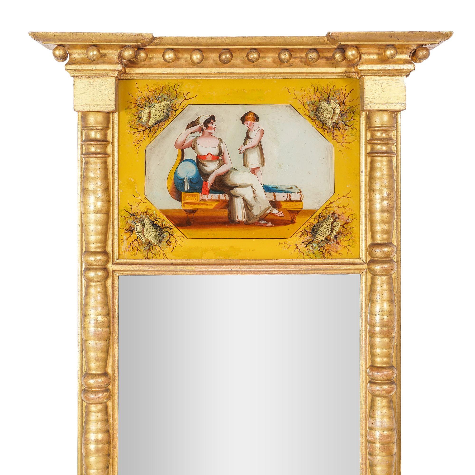 Sheraton Miroir de tabernacle américain doré avec églomisé, vers 1820 en vente