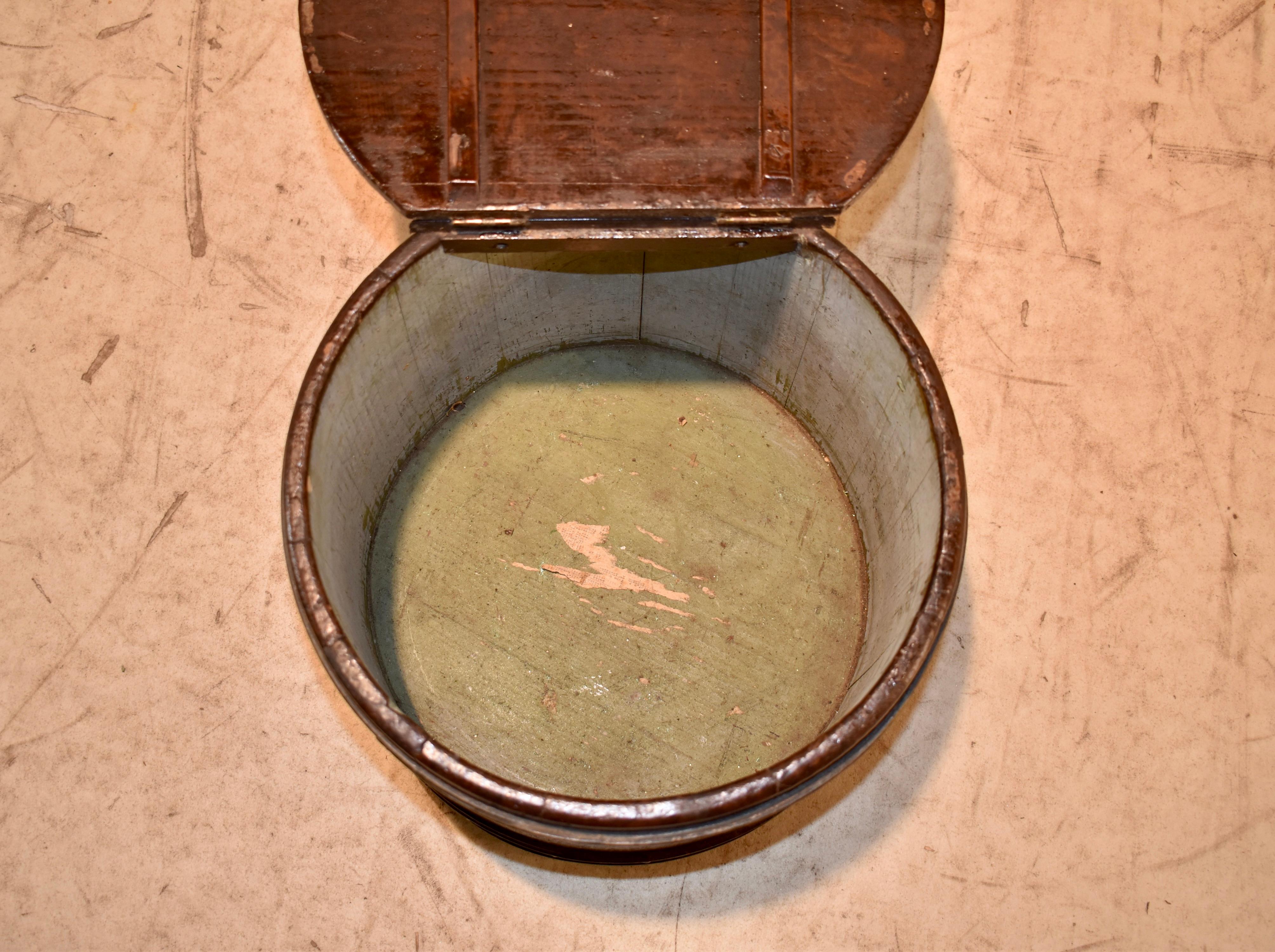 Pine 19th Century American Grain Painted Lidded Box For Sale