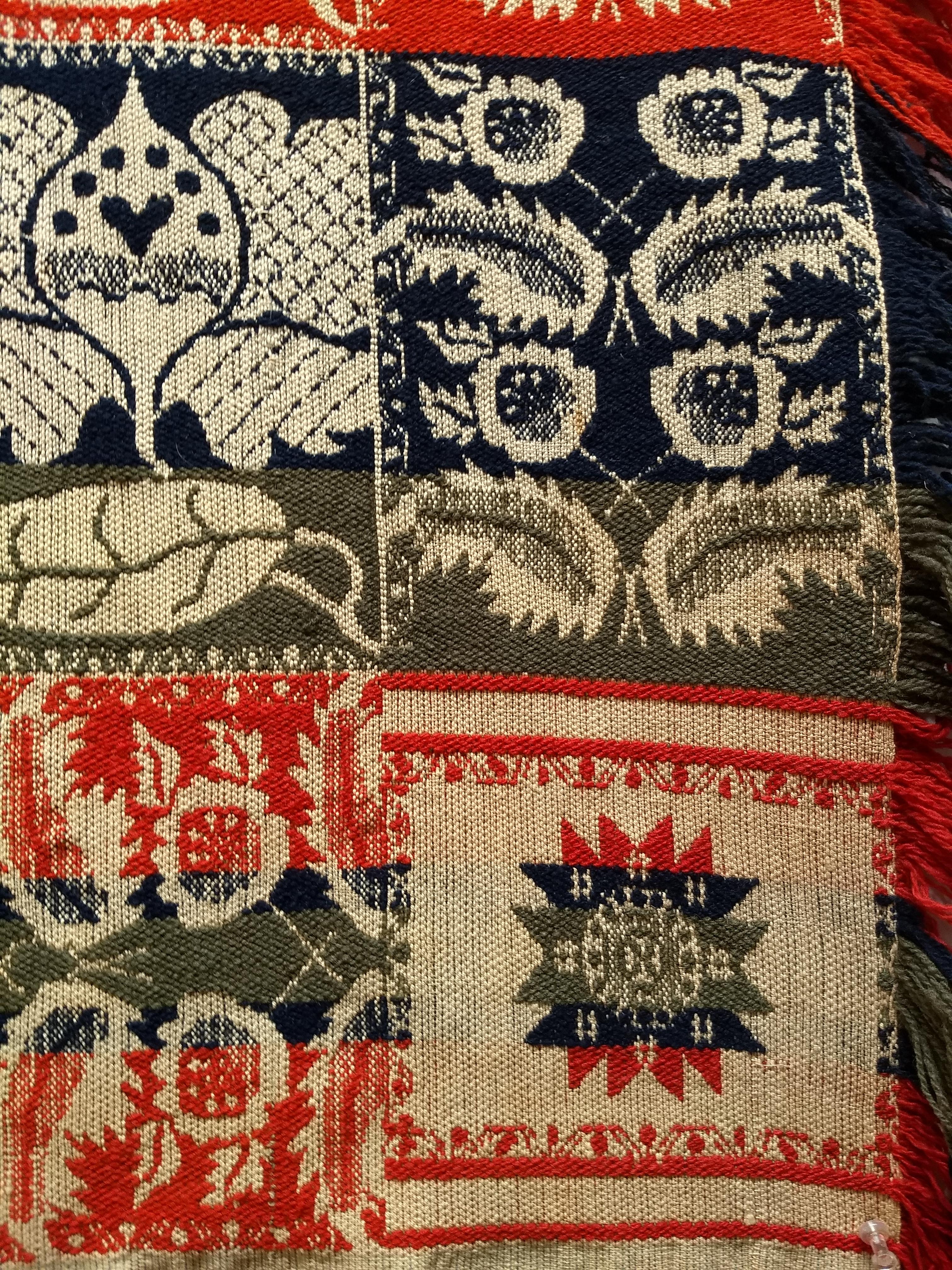 Amerikanische handgewebte Decke des 19. Jahrhunderts in vier Farben: Rot, Marine, Grün, Stroh im Zustand „Gut“ im Angebot in Barrington, IL