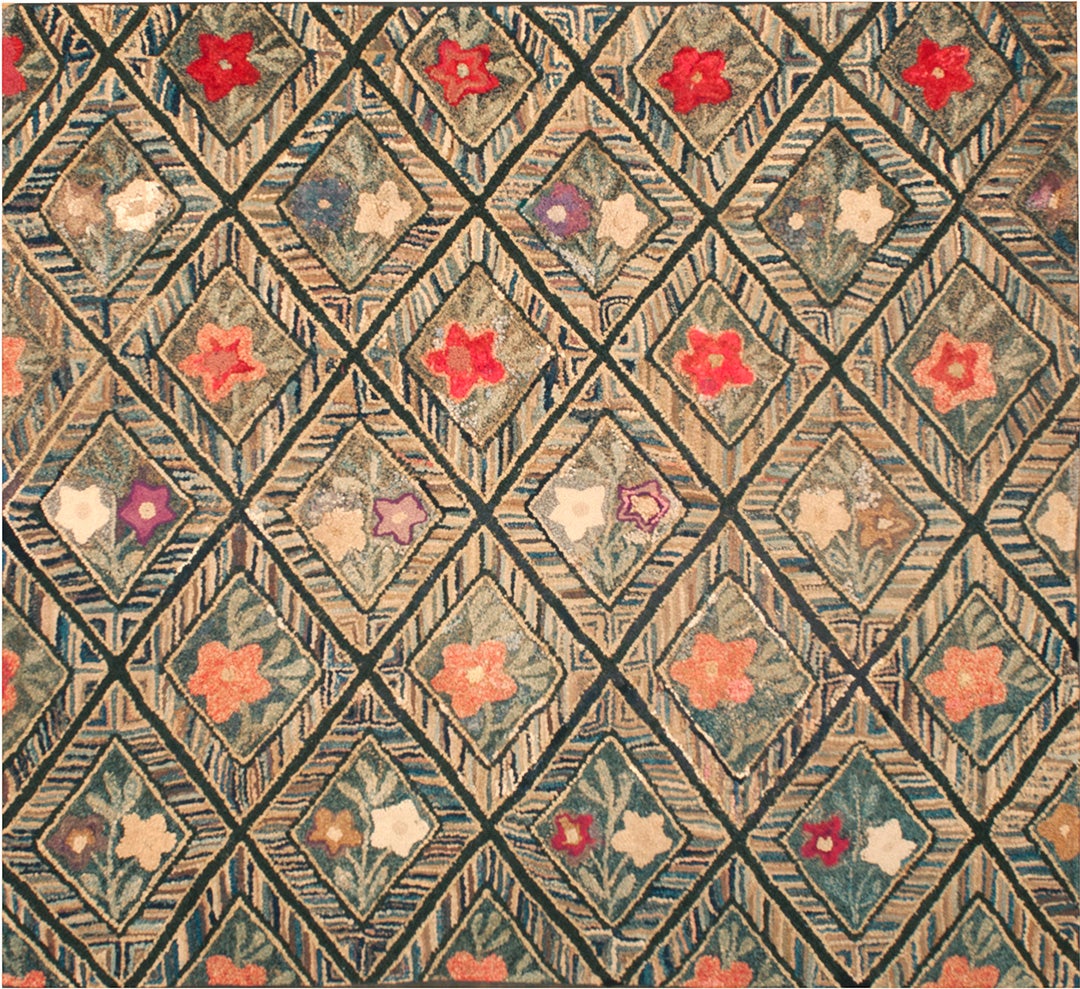 19th Century American Hooked Rug ( 4'4" x 4'9"  - 132 x 145 ) For Sale