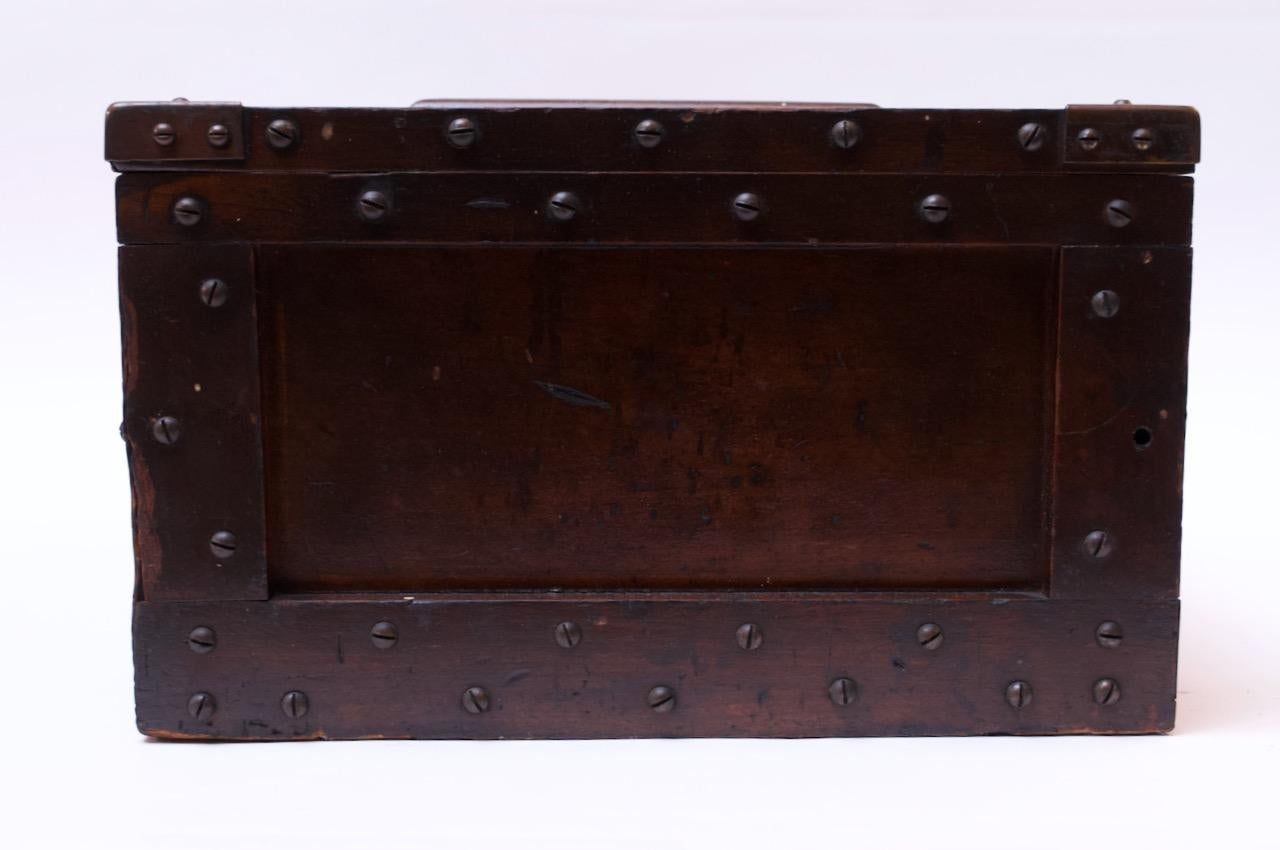19th Century American Keepsake Chest In Good Condition For Sale In Brooklyn, NY
