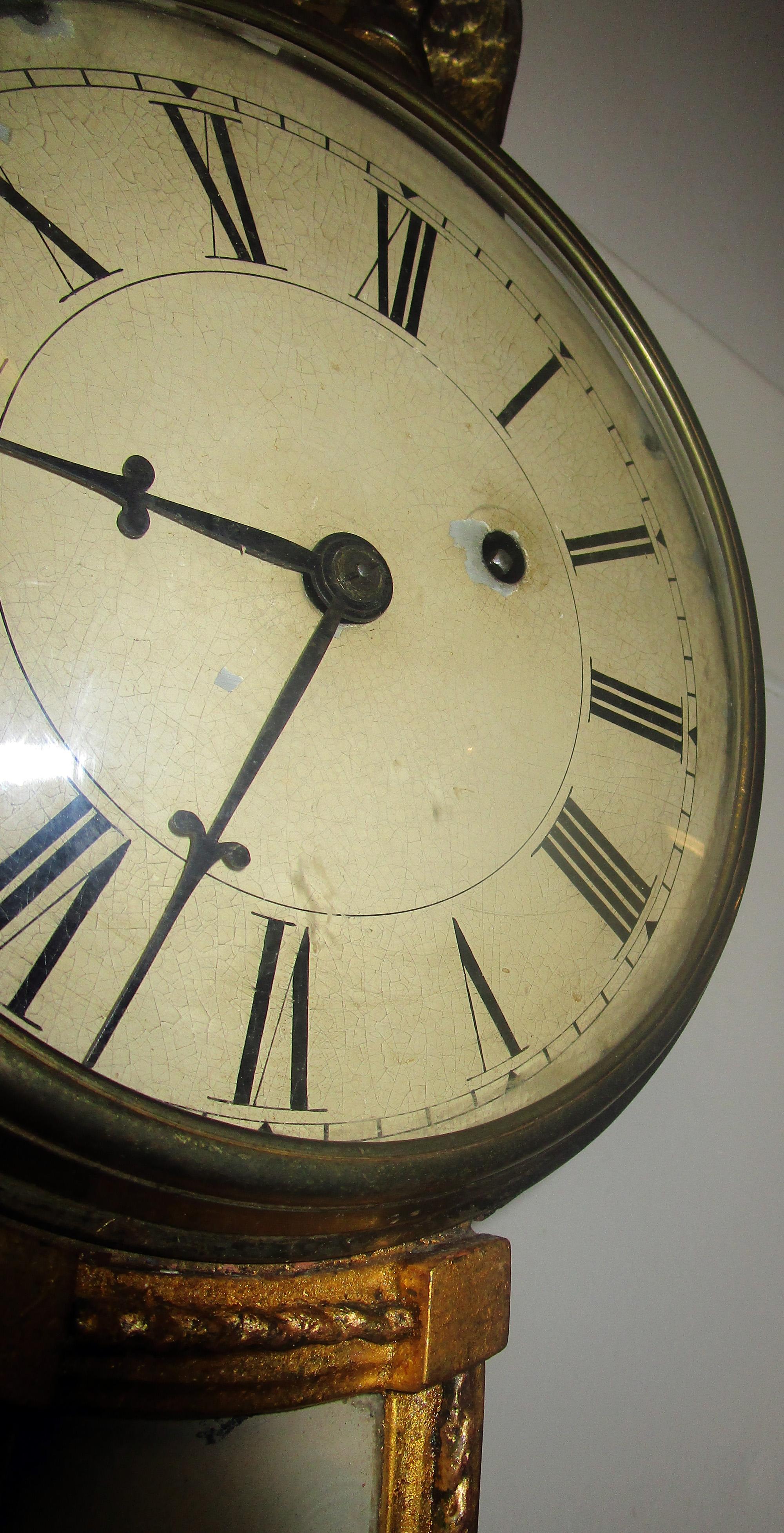 19th Century American Mahogany and Églomisé Banjo Clock In Good Condition In Savannah, GA