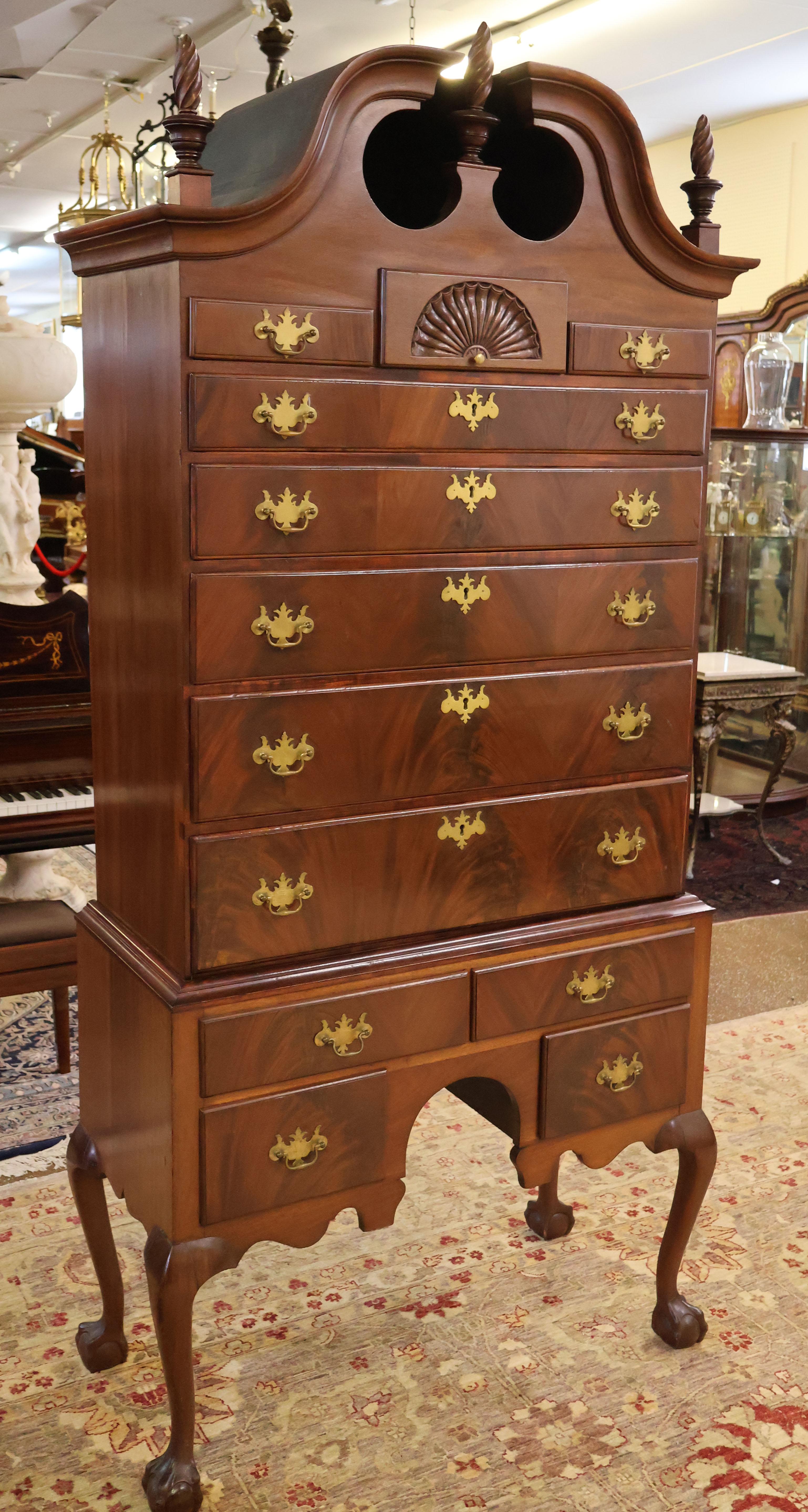 19th Century American Mahogany Chippendale Bonnet Top High Chest Highboy In Good Condition In Long Branch, NJ