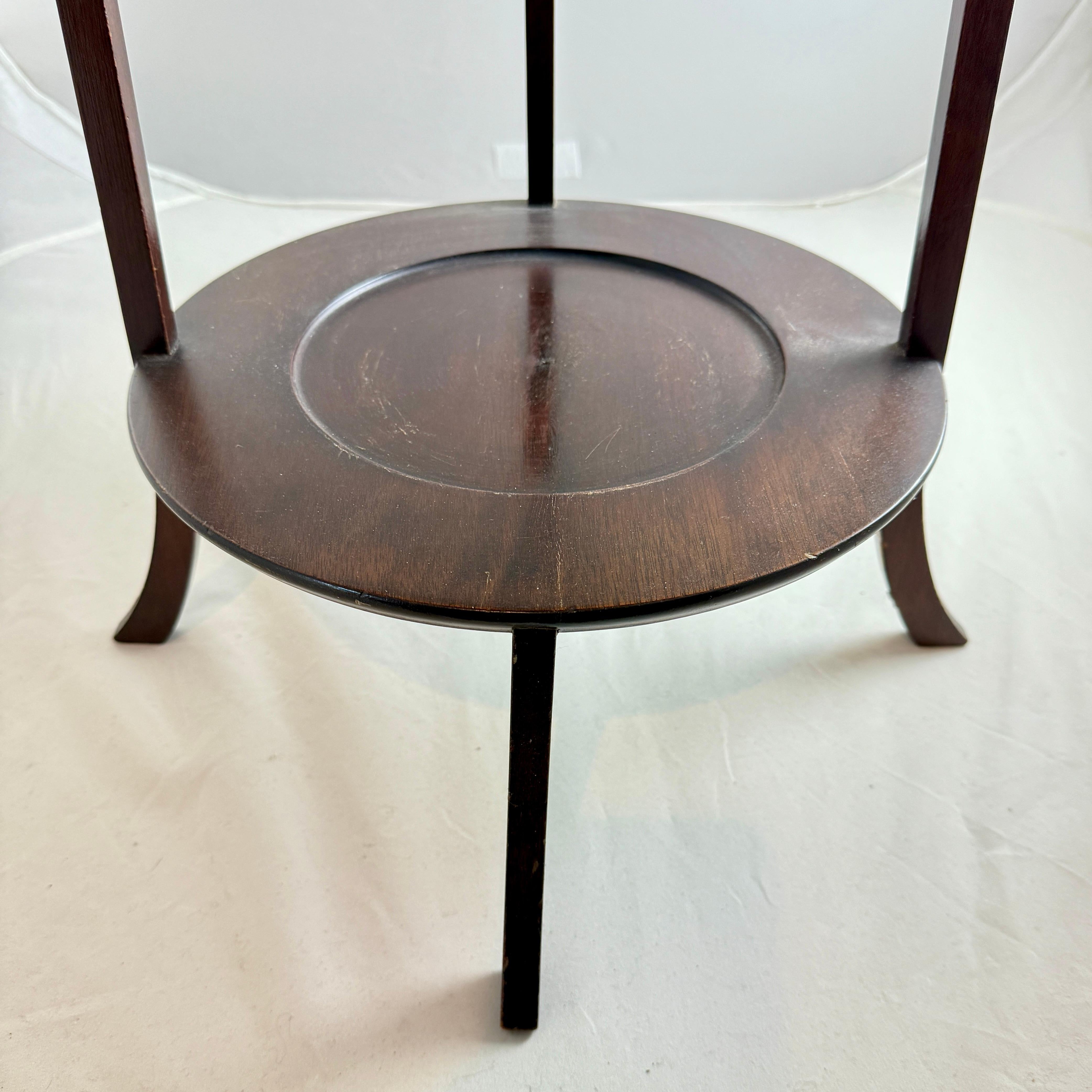 19th Century American Mahogany Three -Tier Side Table Muffin Stand, makers label en vente 2