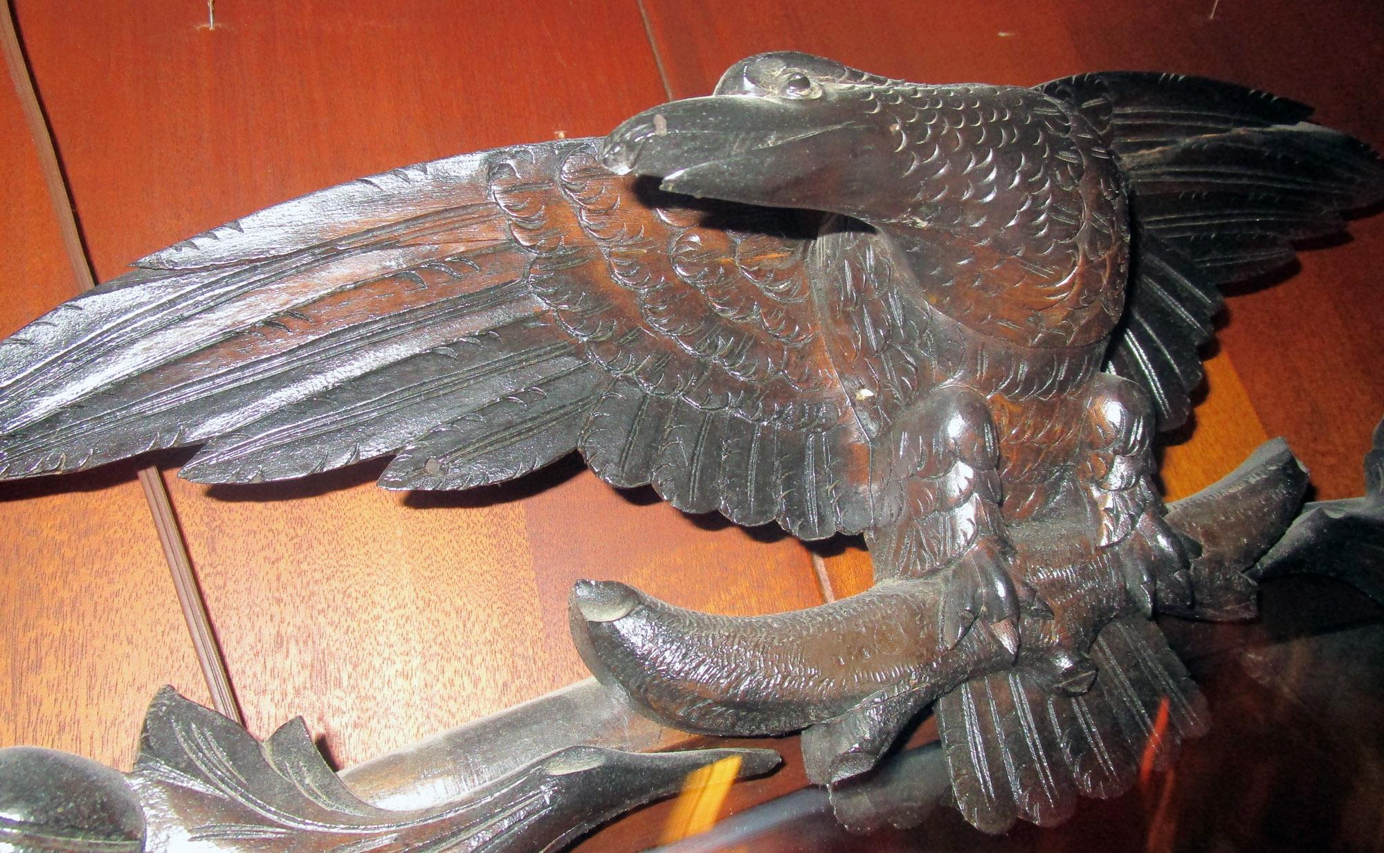 19th century American Monumental Mirrored Mahogany Sideboard with Carved Eagle In Good Condition For Sale In Savannah, GA