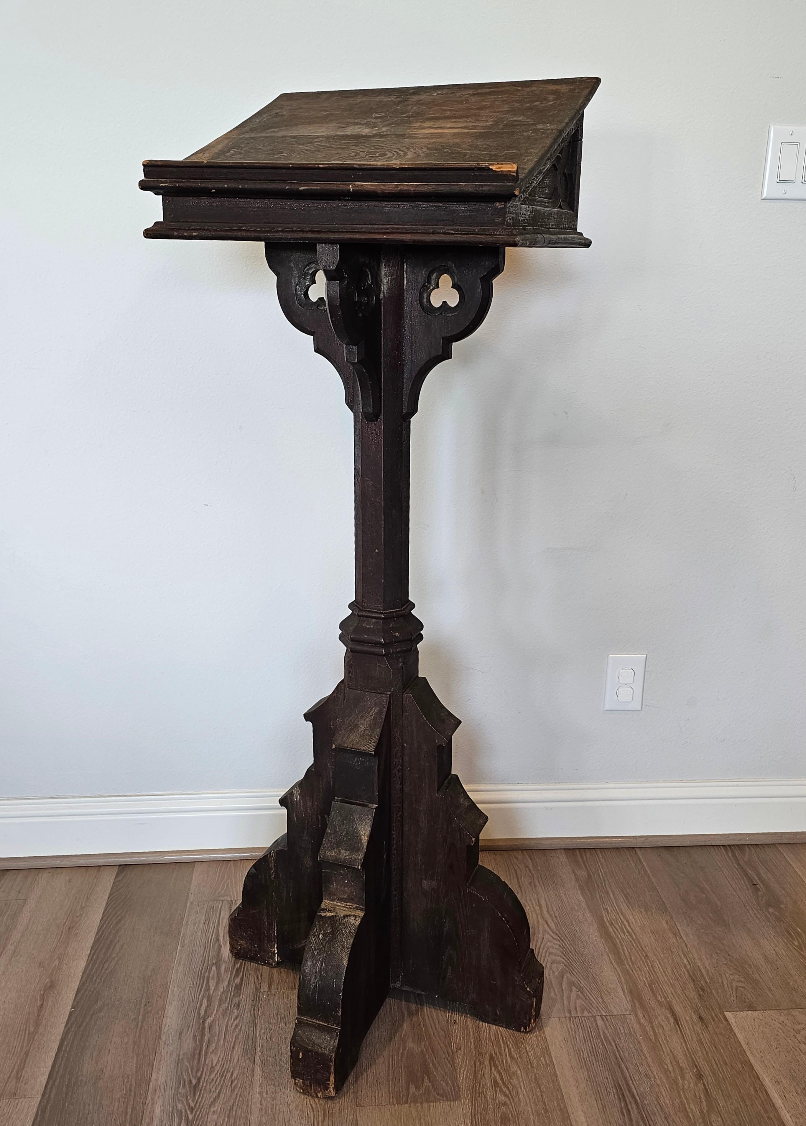 19th Century American Neo-Gothic Oak Church Altar Temple Lectern Book Stand For Sale 3