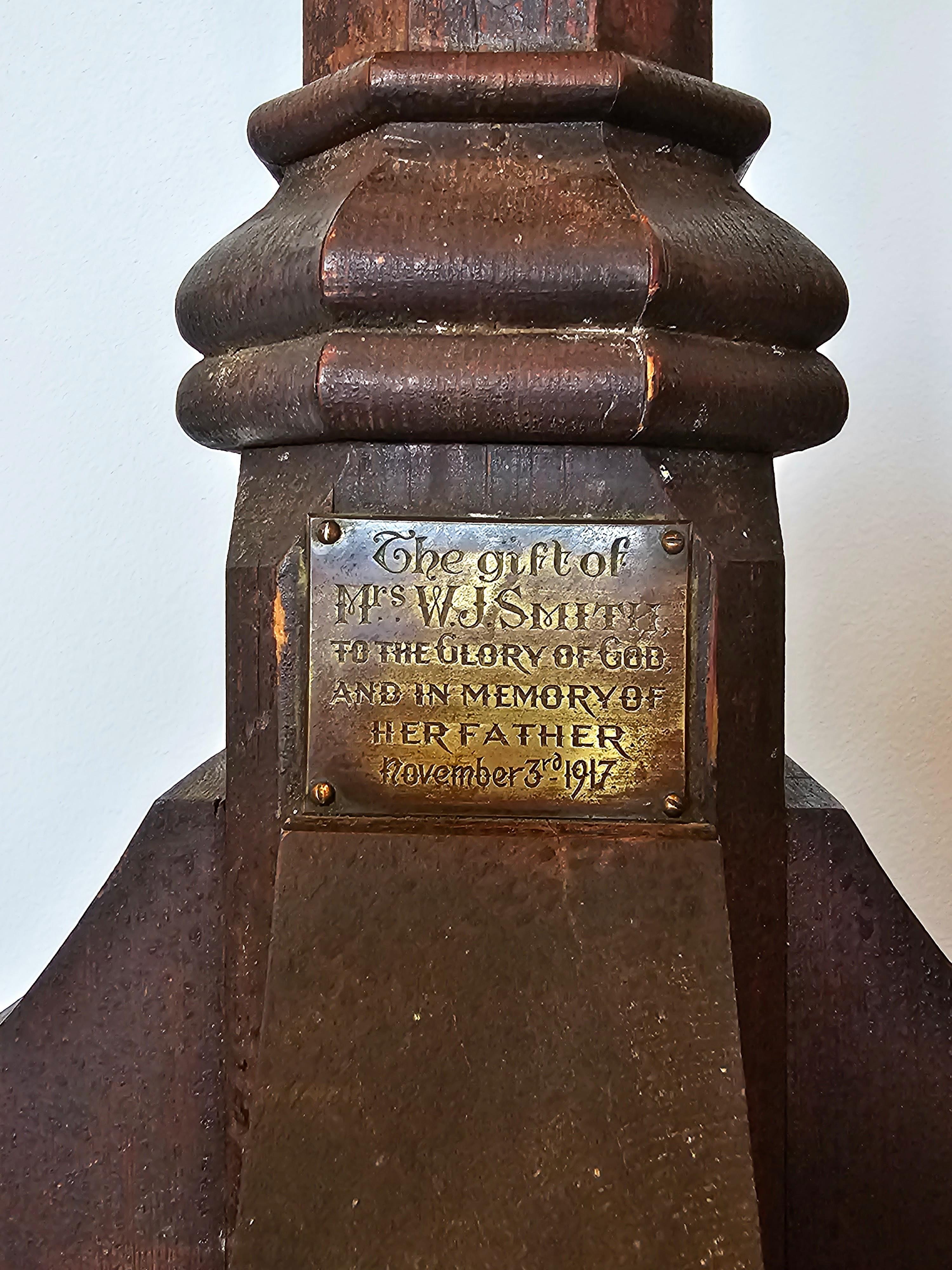 Chamfered 19th Century American Neo-Gothic Oak Church Altar Temple Lectern Book Stand For Sale