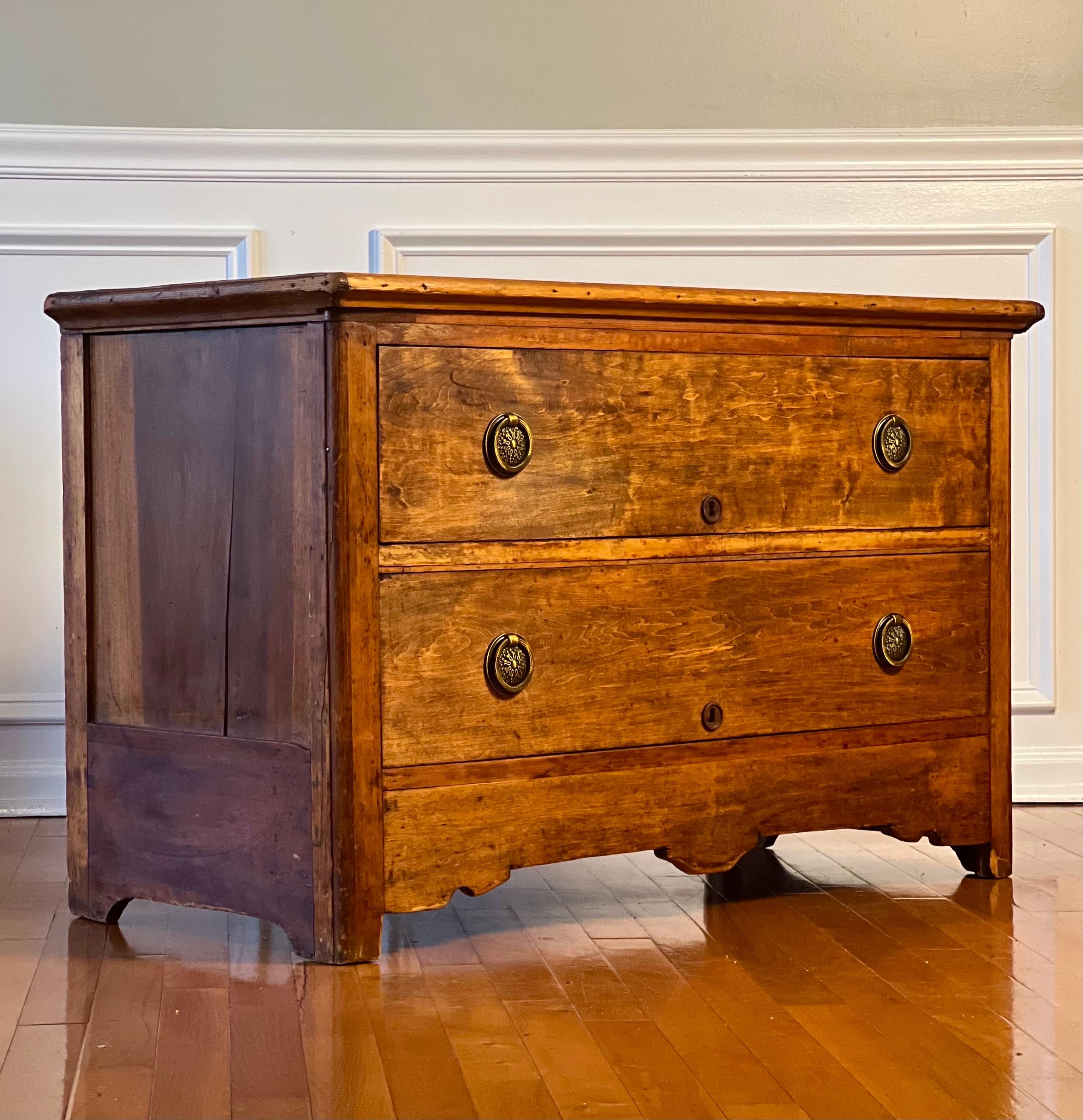 American Colonial 19th Century American Pine Blanket Chest For Sale