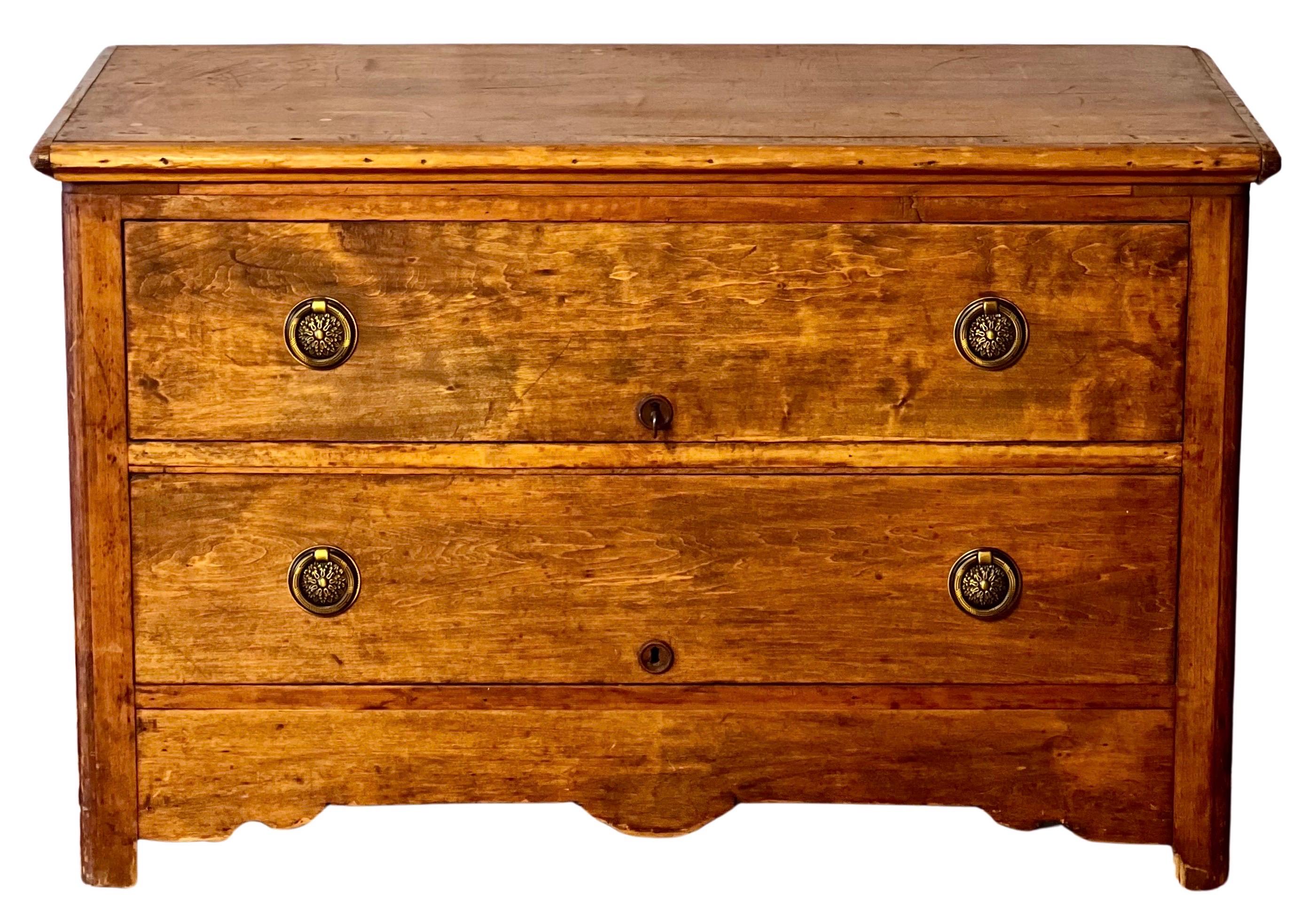 19th Century American Pine Blanket Chest For Sale