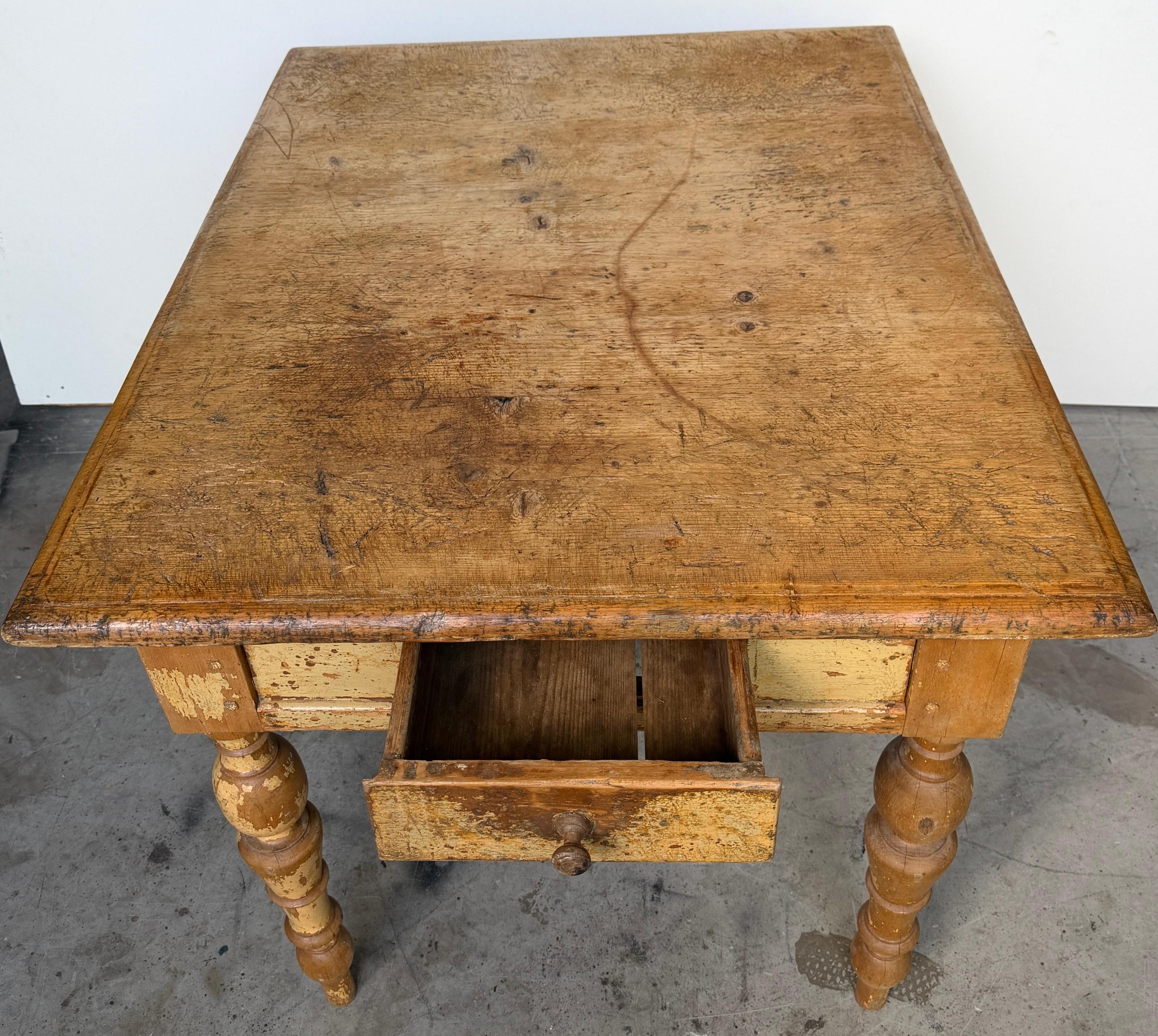 Painted 19th-Century American Pine Farm Table Original Surface, One Drawer For Sale