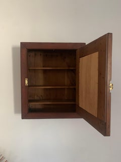 Amerikanischer Kiefernholz-Medizinschrank aus dem 19.